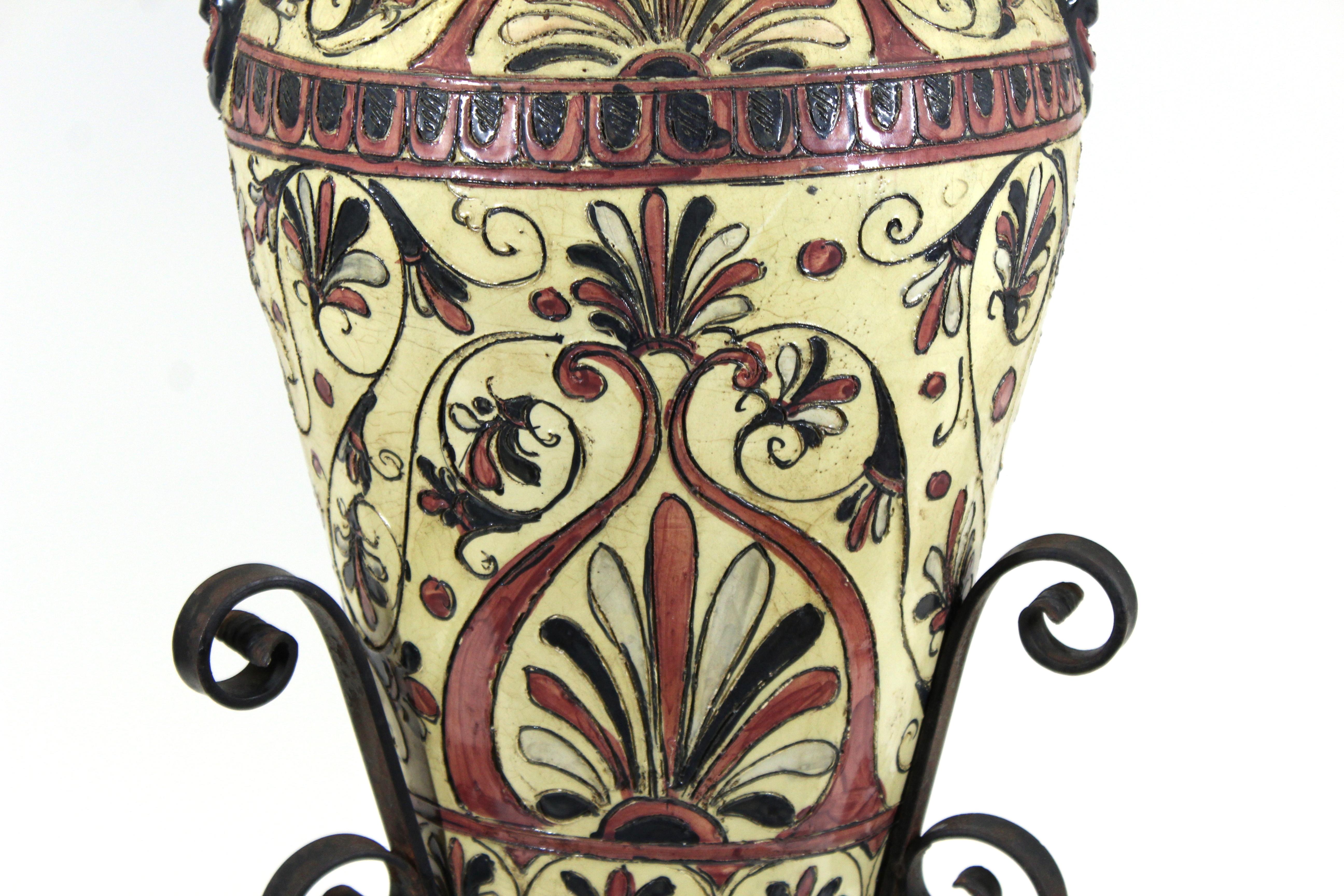 Late 19th Century Italian Neoclassical Revival Sgraffito Pink and Cream Urn on Wrought Iron Base