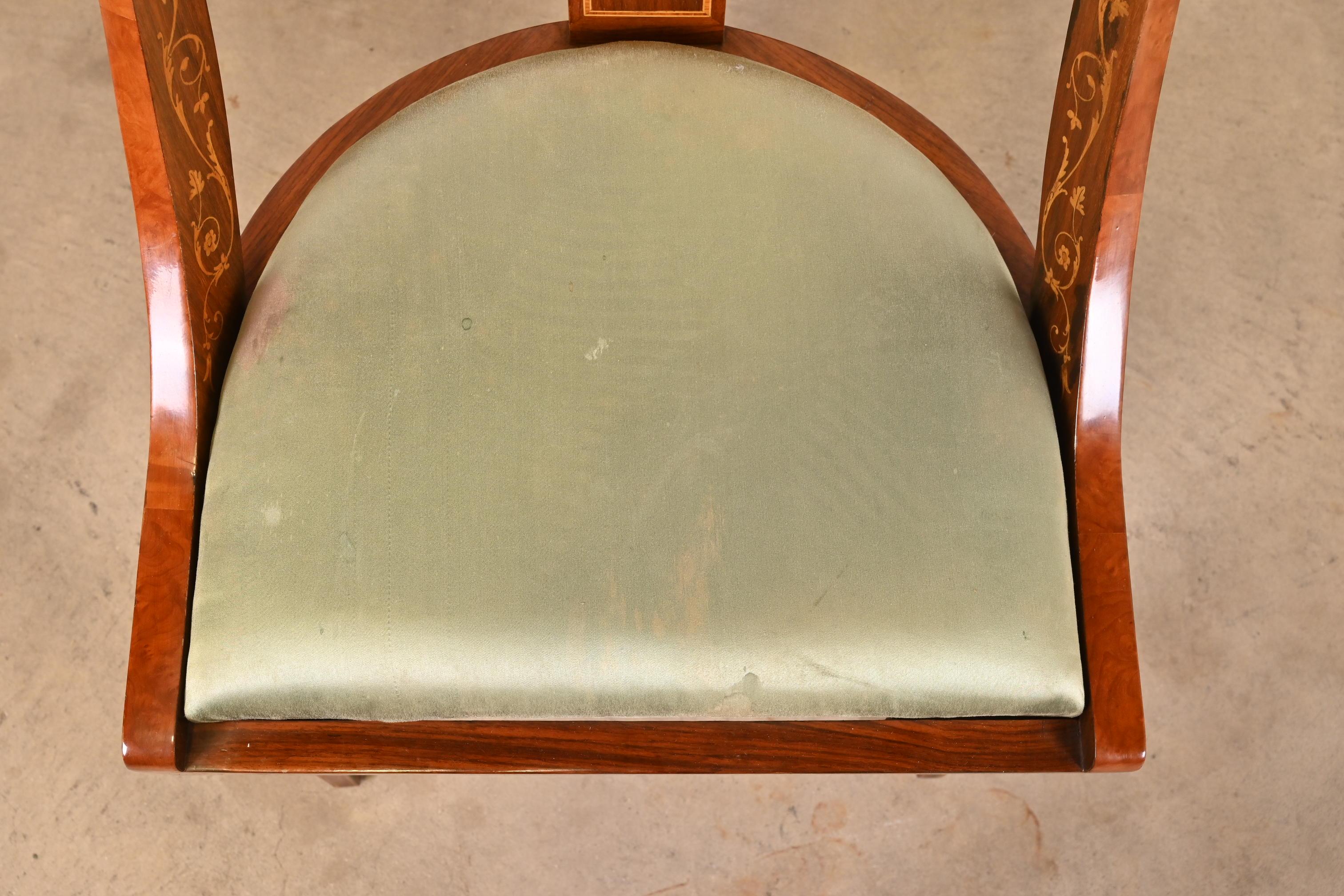 Chaise d'appoint ou chaise de bureau néoclassique italienne en marqueterie de bois de rose Klismos 1
