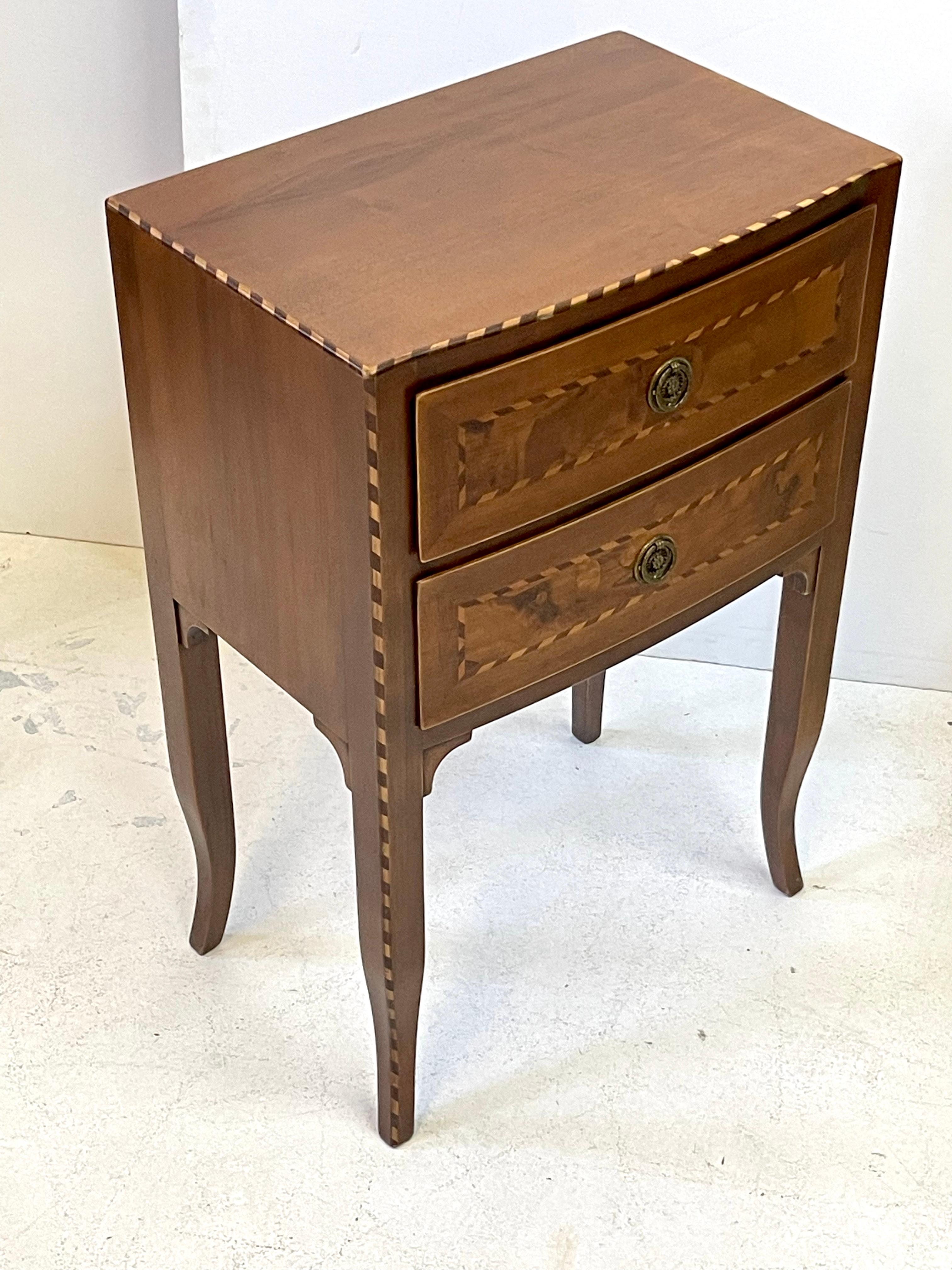 Italian Neoclassical Side Table For Sale 4