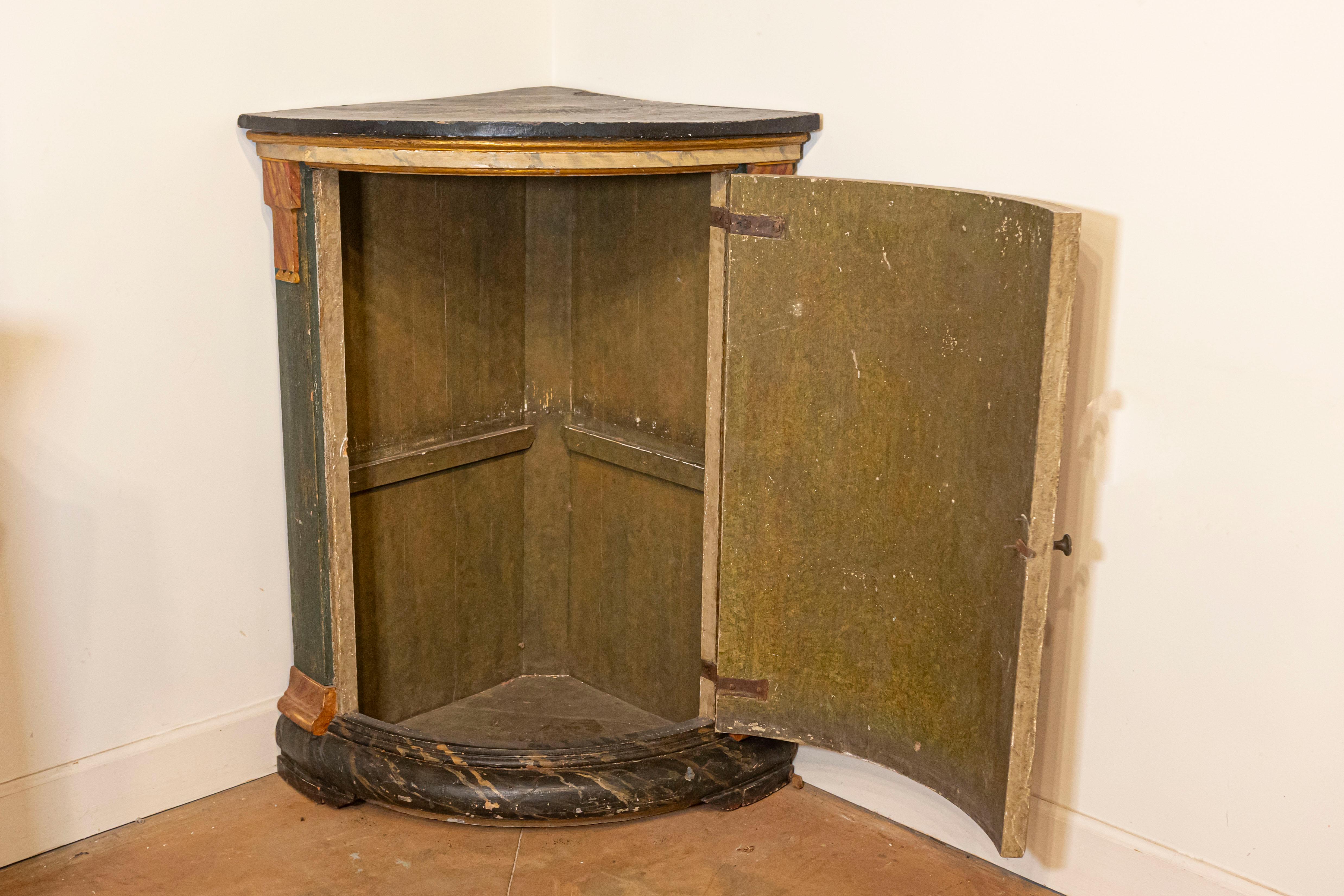 Wood Italian Neoclassical Style 19th Century Marbleized Corner Cabinet with One Door For Sale
