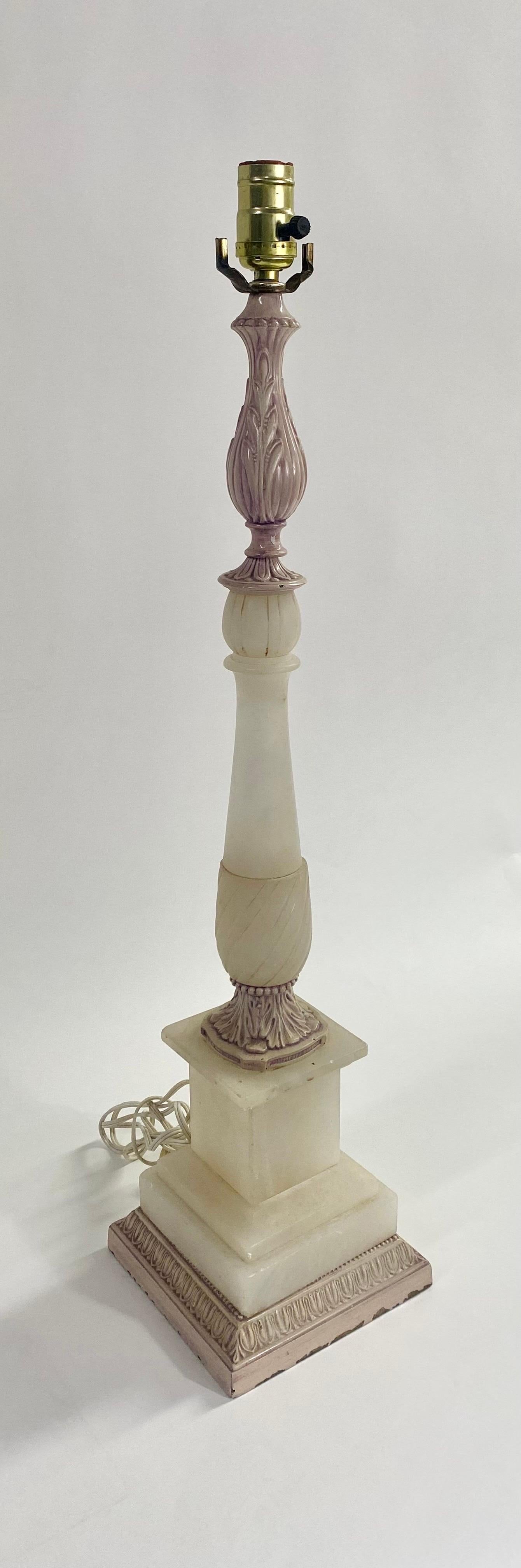 Italienische Alabaster-Tischlampe im neoklassischen Stil, Paar  im Angebot 7