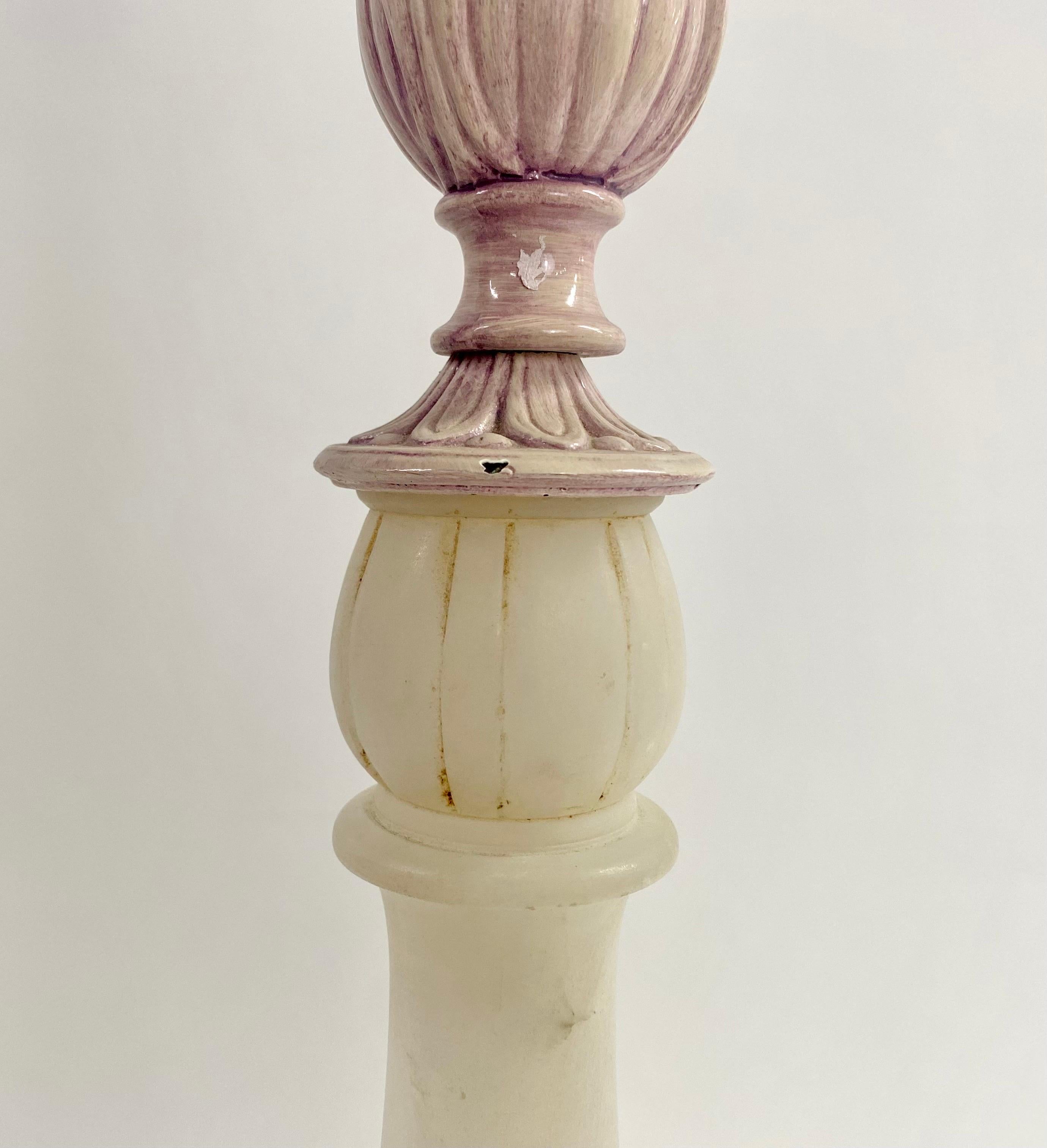 Italian Neoclassical Style Alabaster Table Lamp, a Pair For Sale 5