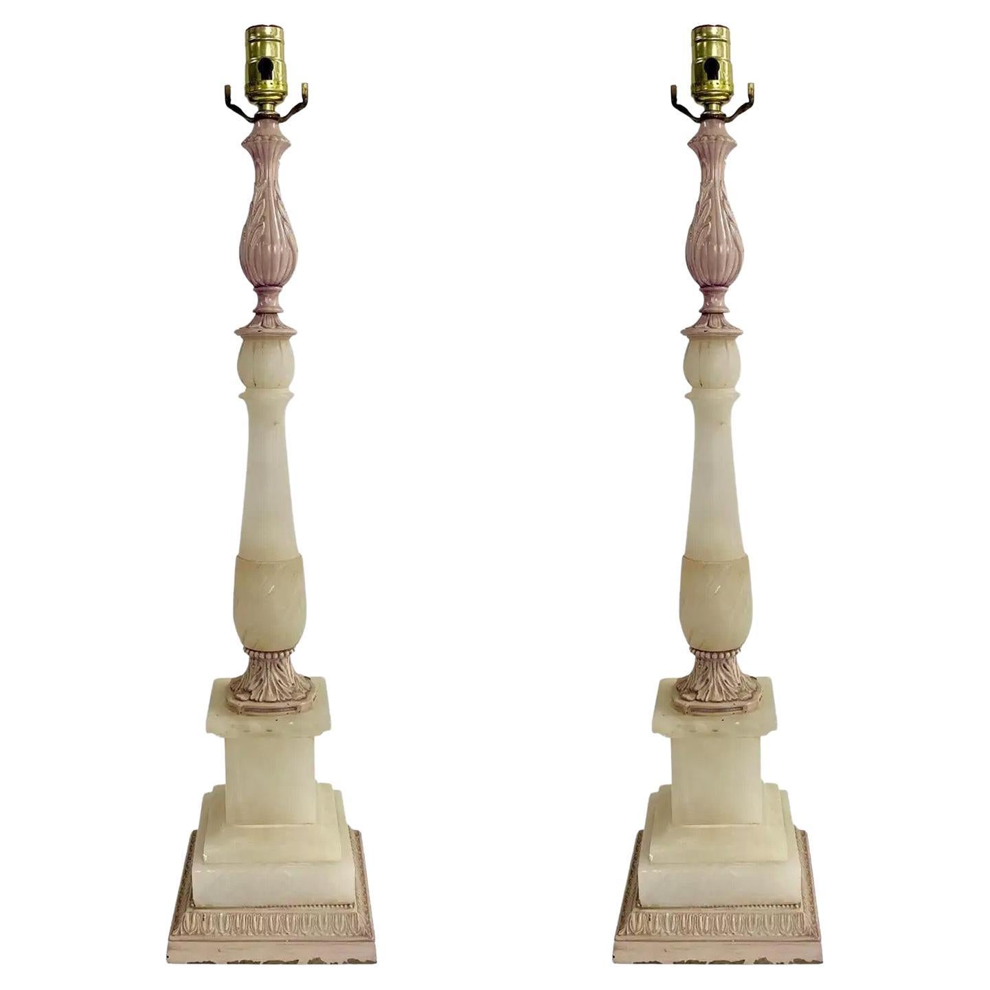 Paire de lampes de table en albâtre de style néoclassique italien 