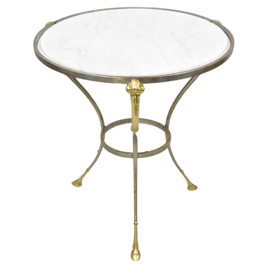 Mesa auxiliar de mármol redonda de metal con cabeza de carnero y latón de estilo neoclásico italiano