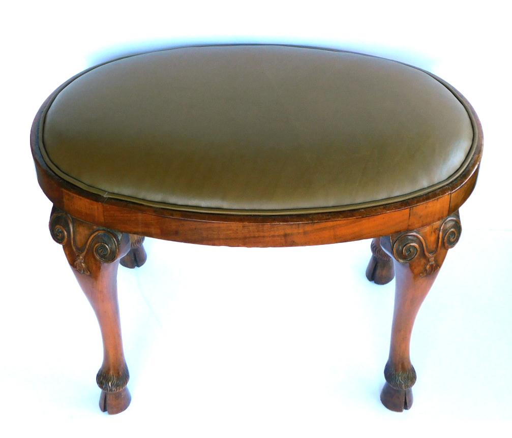 Italian Neoclassical Style Carved Walnut Oval-Form Stool/Bench 3