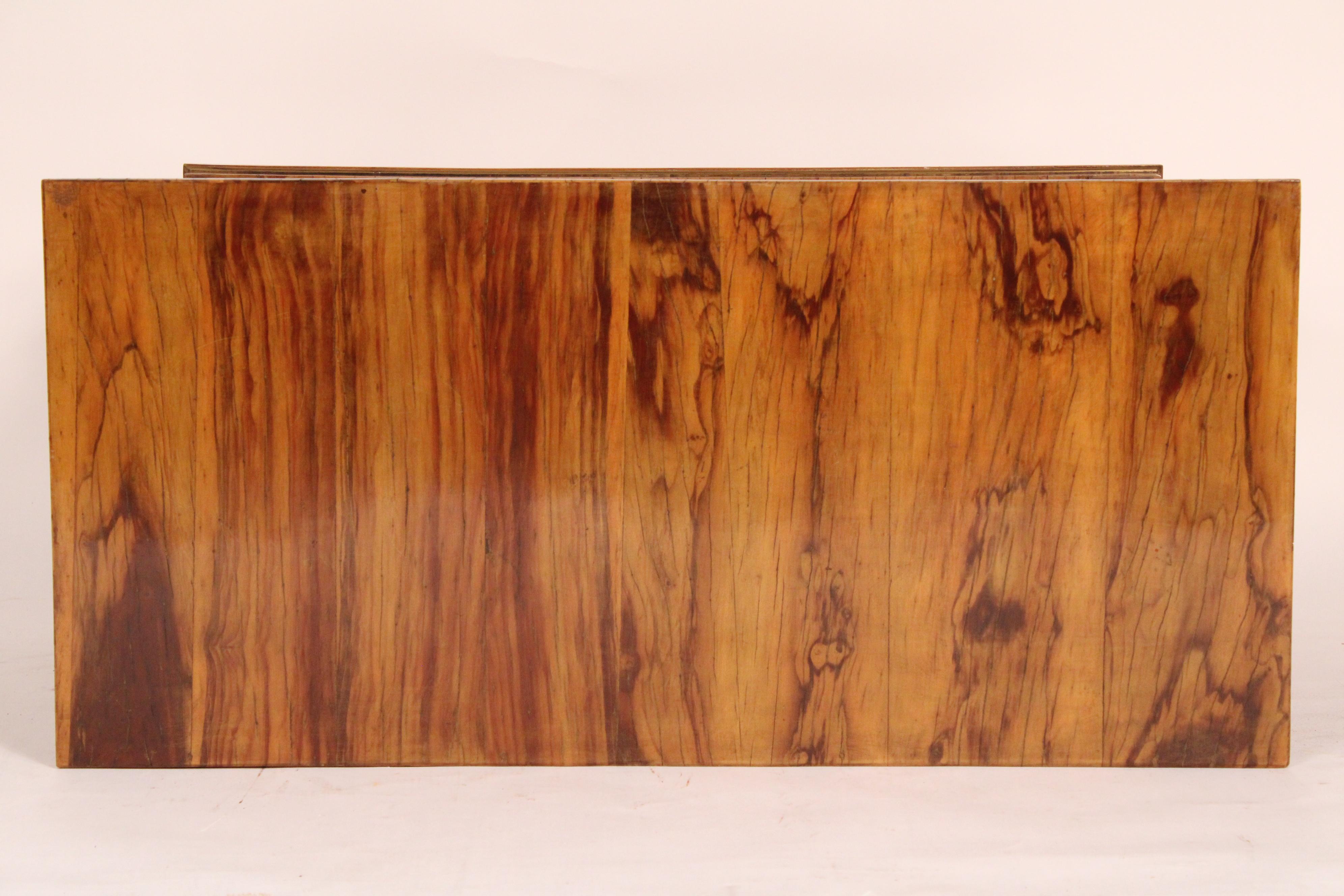 Italian Neoclassical Style Chest of Drawers In condizioni buone in vendita a Laguna Beach, CA