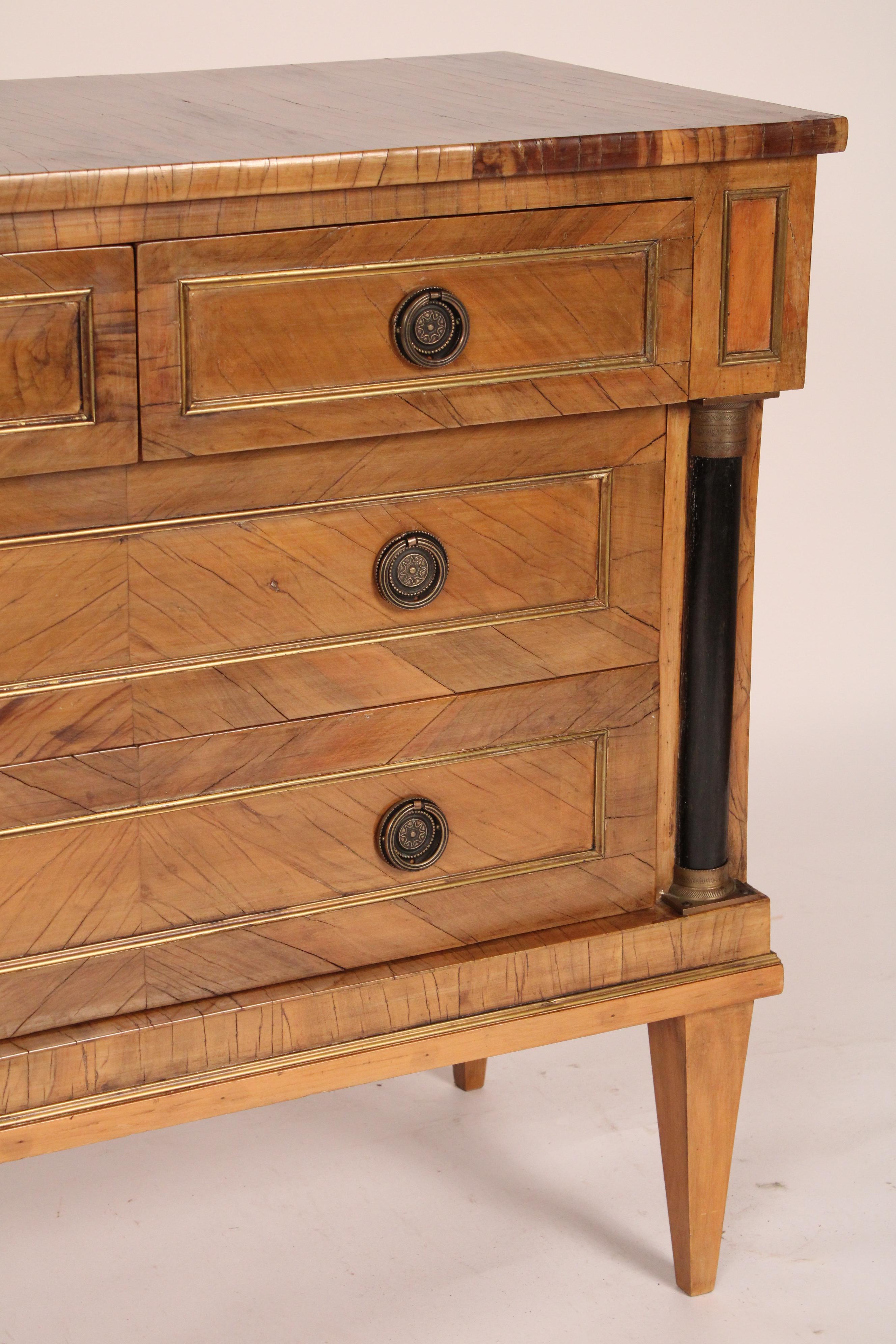 Metà XX secolo Italian Neoclassical Style Chest of Drawers in vendita