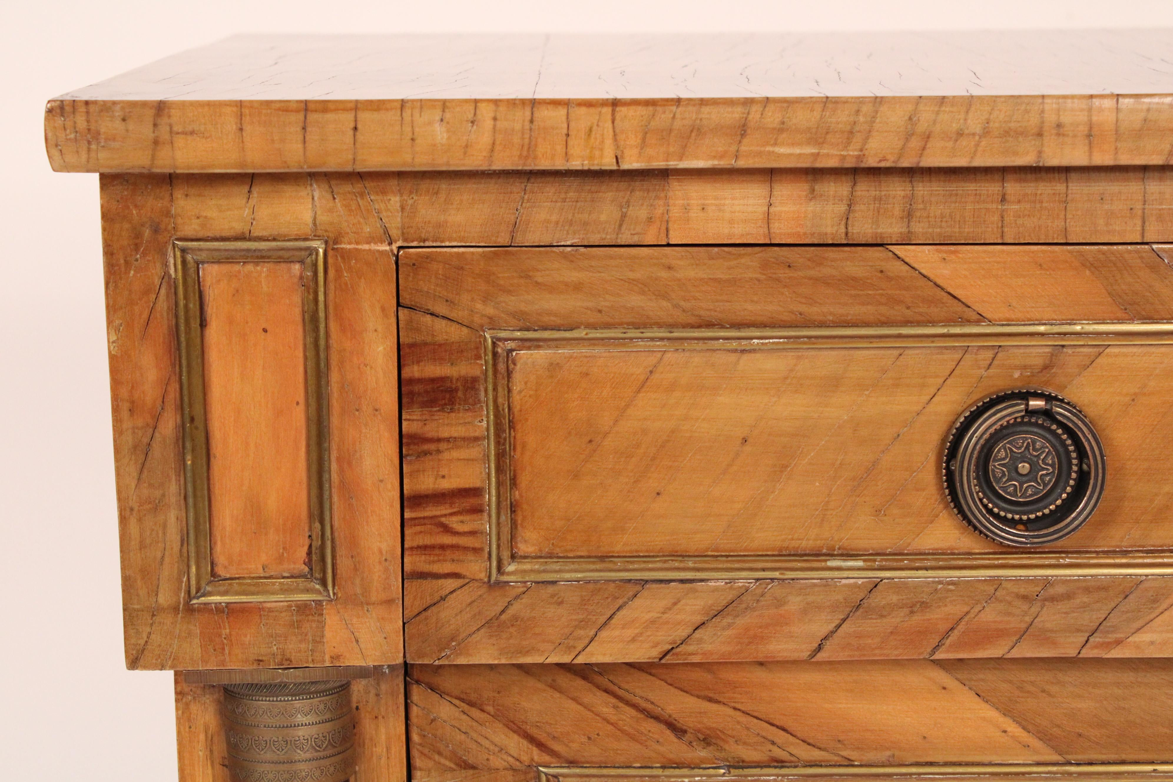 Ottone Italian Neoclassical Style Chest of Drawers in vendita