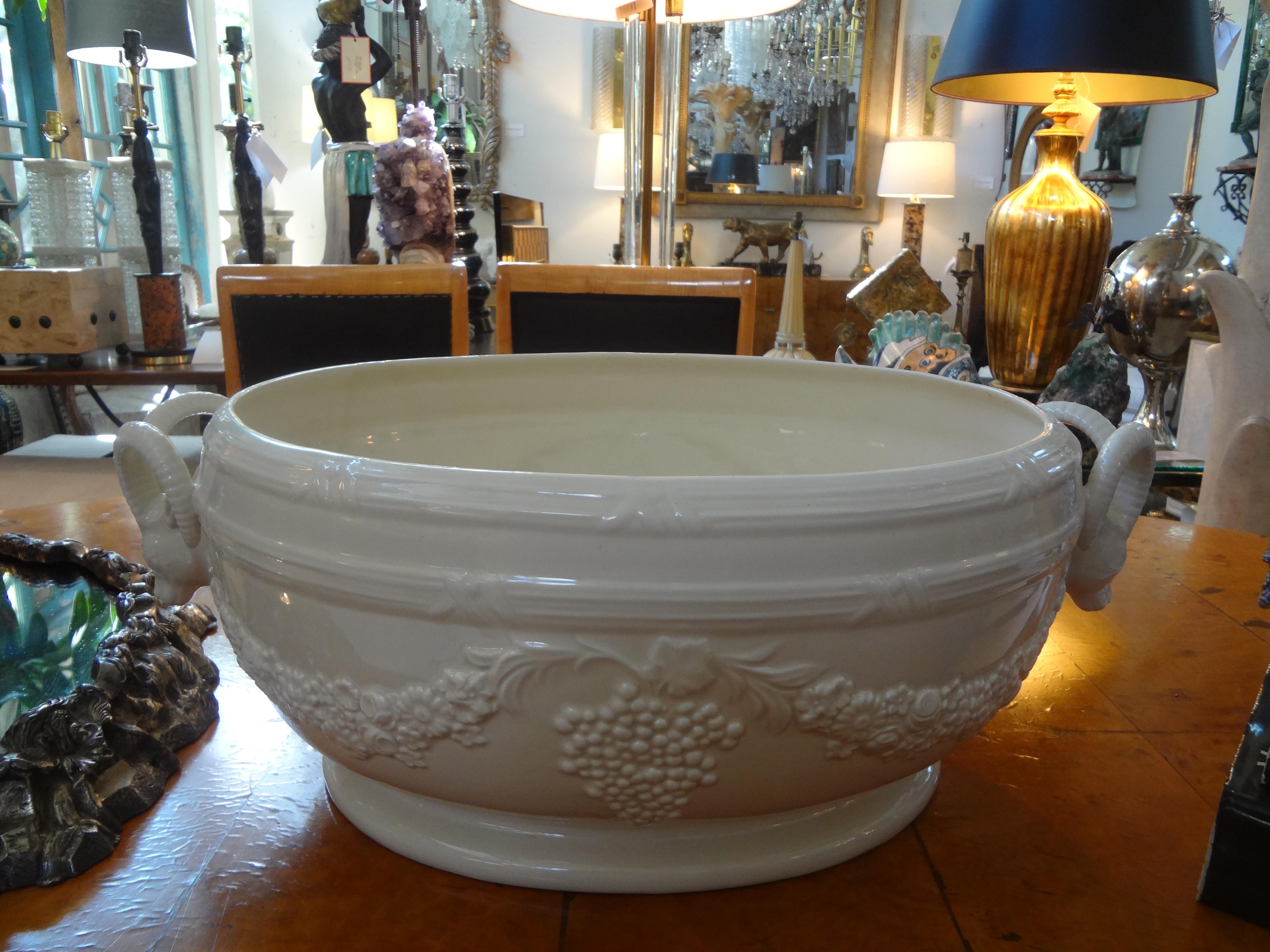Italian Neoclassical Style Creamware Jardinière or Planter In Good Condition In Houston, TX