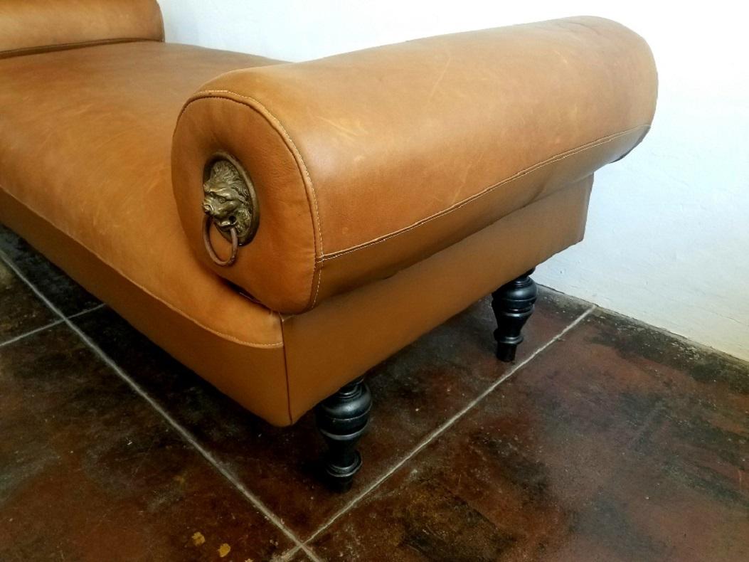 Italian Neoclassical Style Daybed In Excellent Condition In Los Angeles, CA