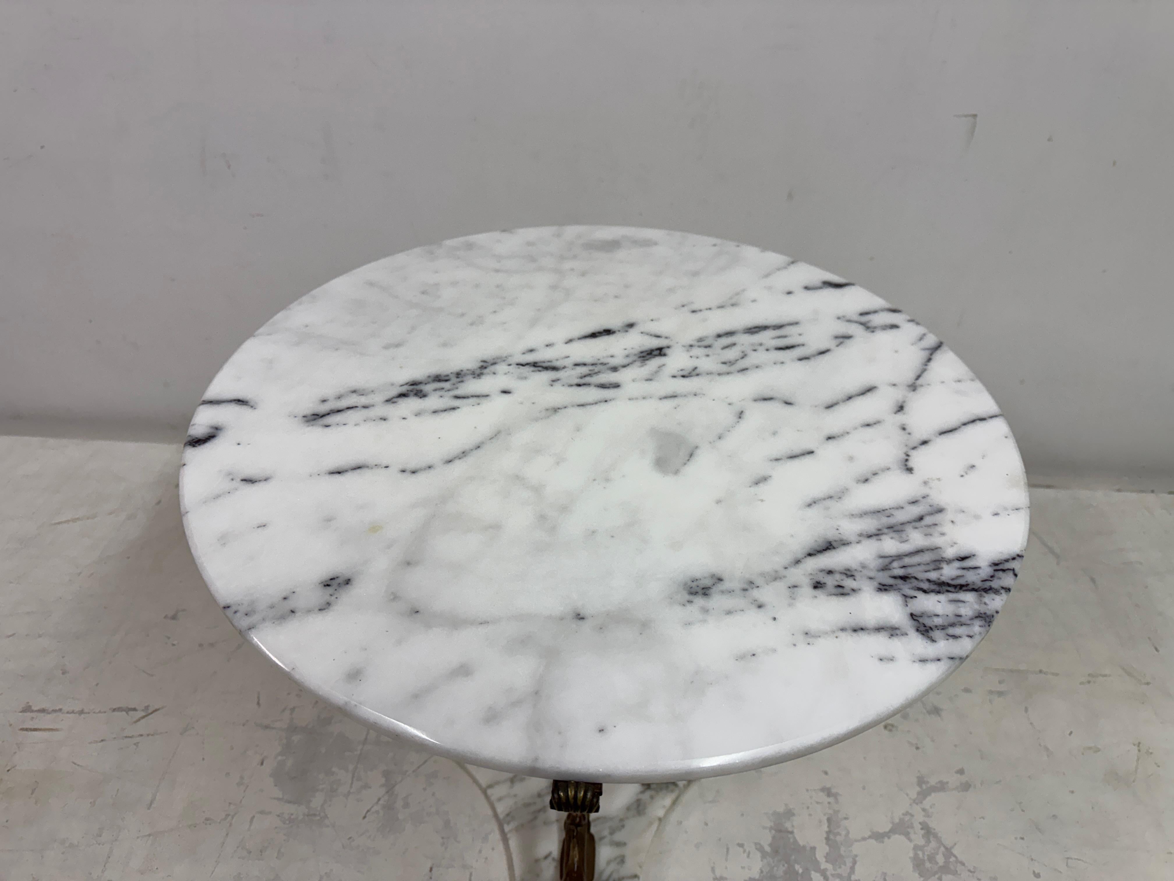 Italian Neoclassical-Style Gilt Metal and Marble Side Table, 1950s For Sale 1