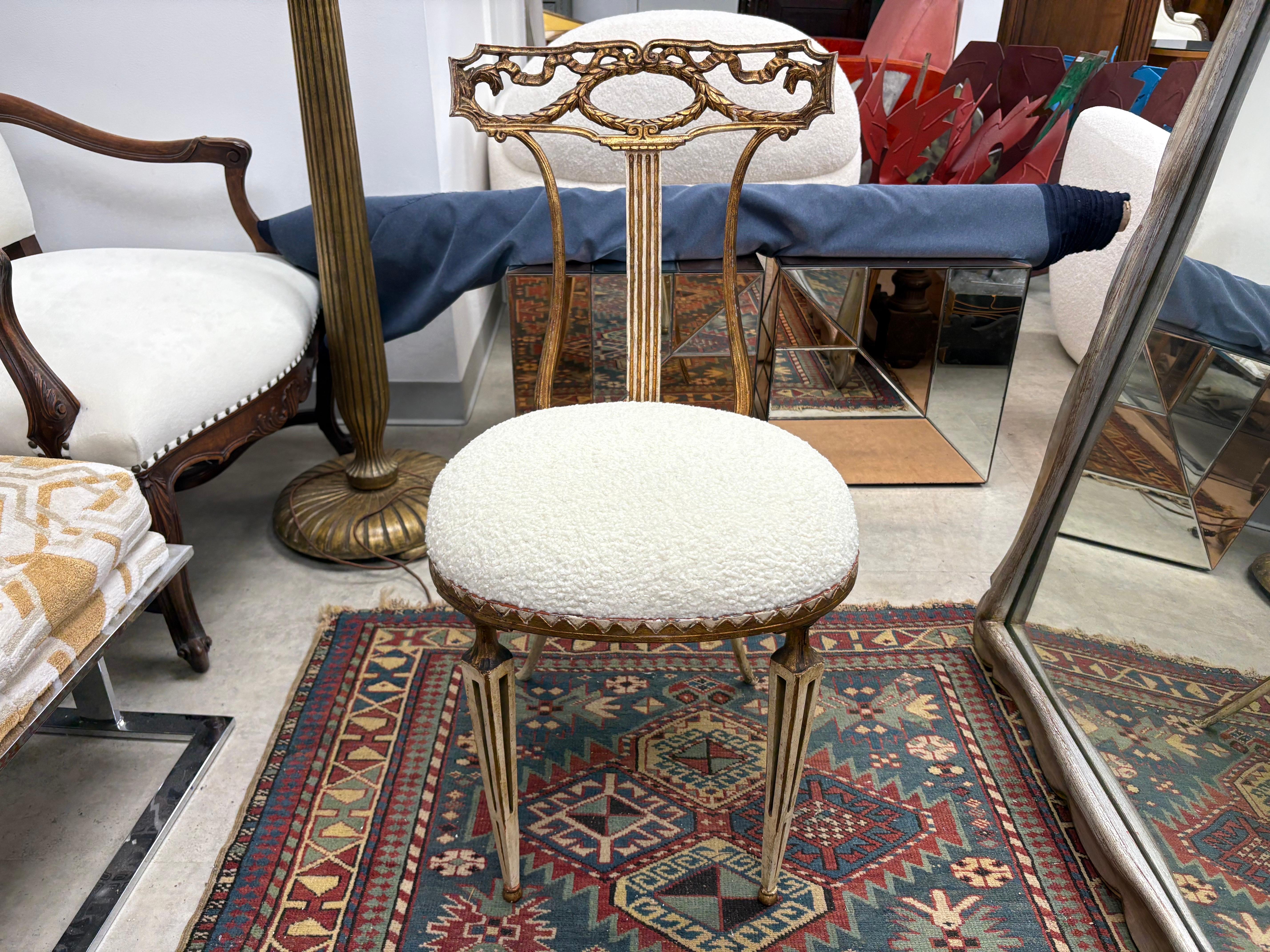 Hollywood Regency Chaise italienne de style néoclassique en métal doré par Palladio en vente