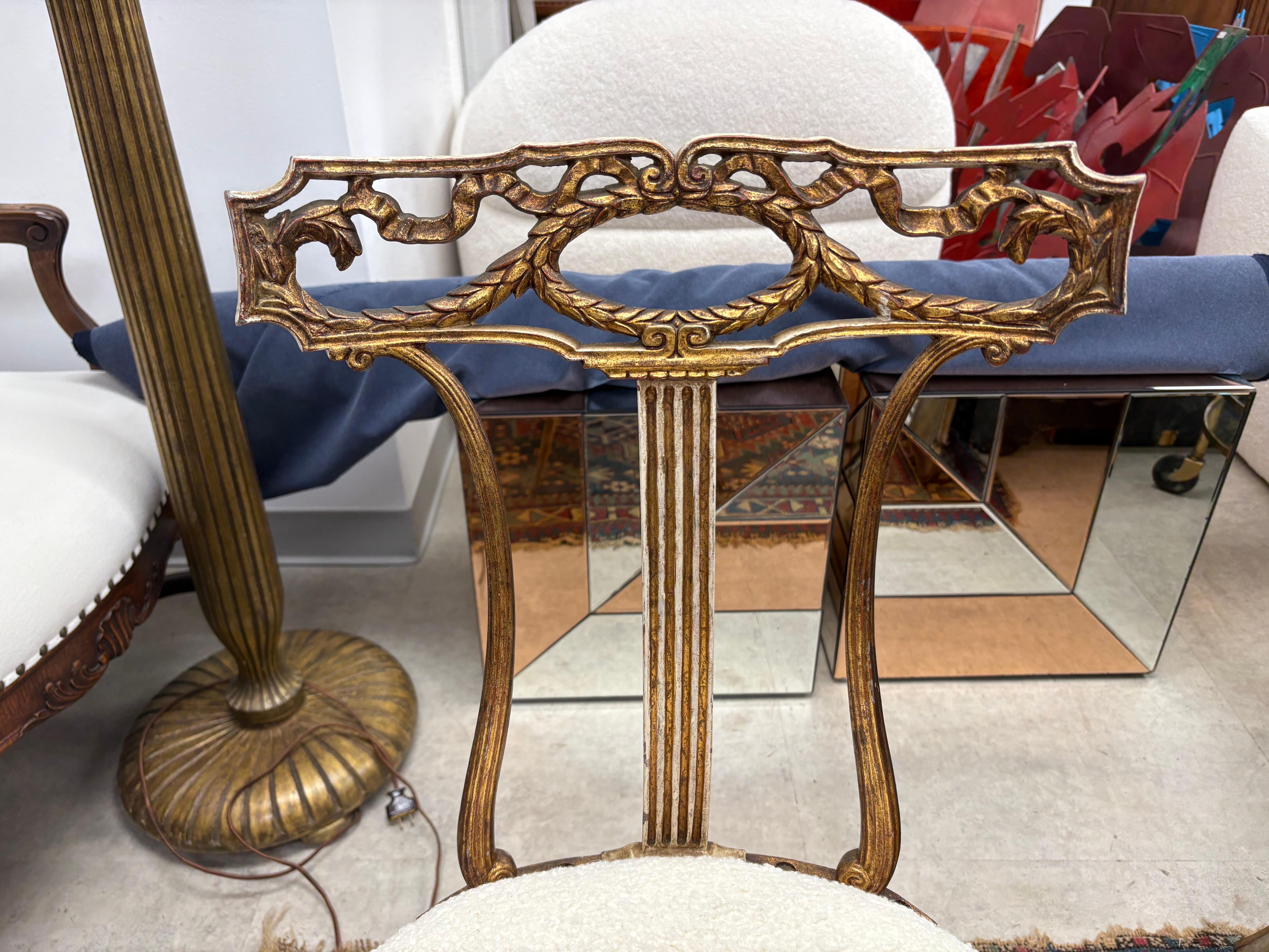 Européen Chaise italienne de style néoclassique en métal doré par Palladio en vente