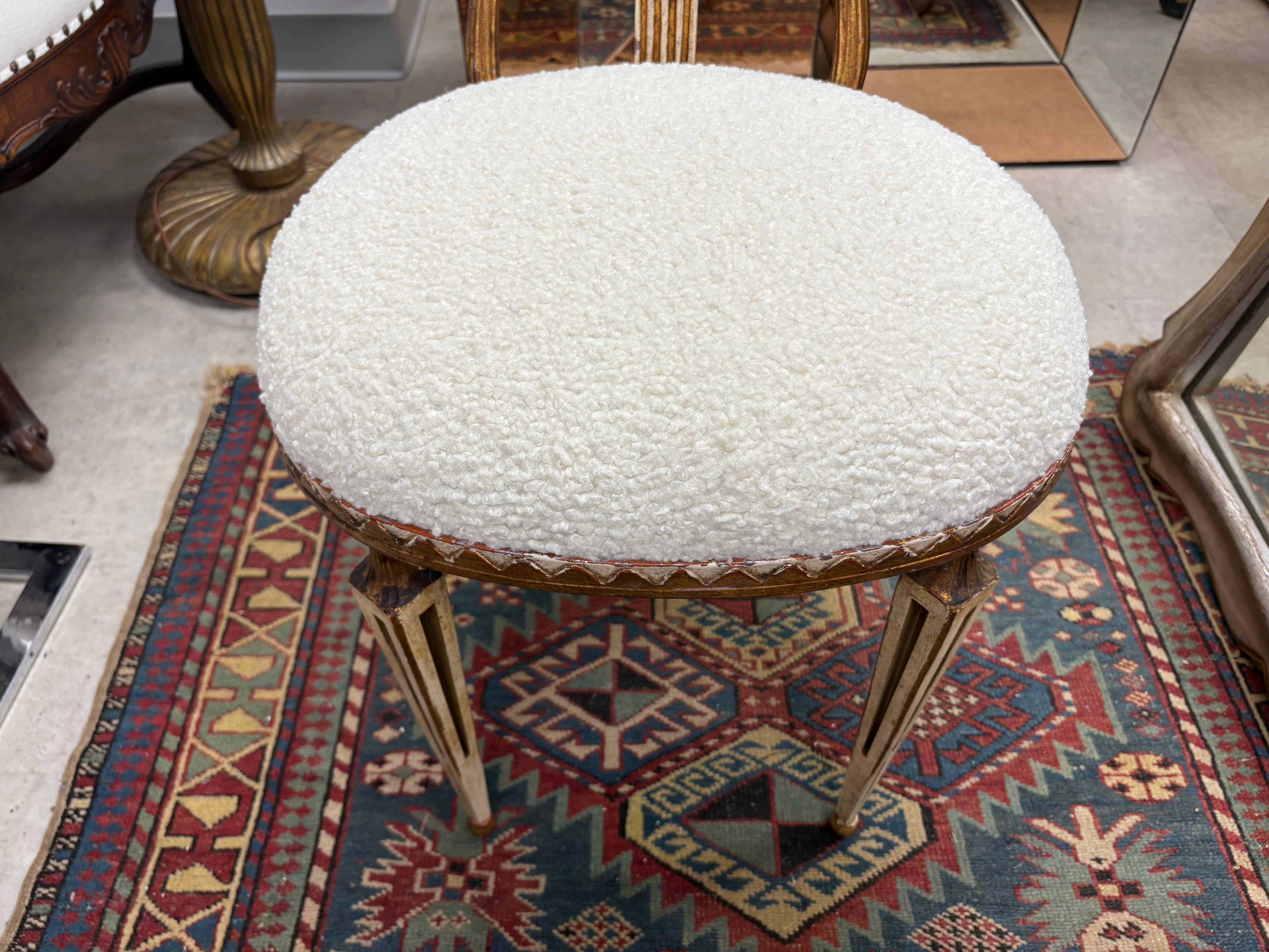 Milieu du XXe siècle Chaise italienne de style néoclassique en métal doré par Palladio en vente