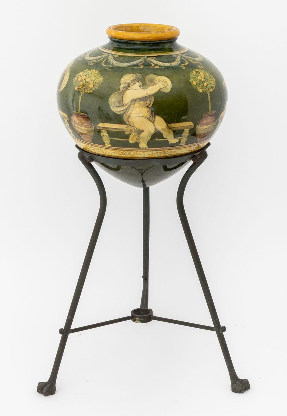 Vaso in ceramica smaltata in stile neoclassico italiano in vendita 2