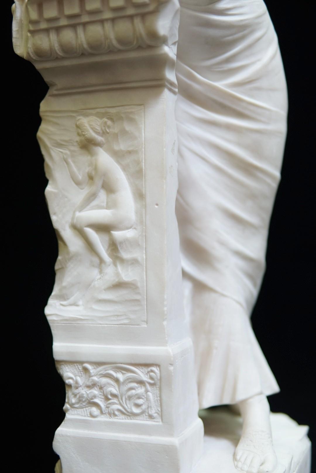 Italian Neoclassical Style Hand-Carved Alabaster Sculpture, 19 Century For Sale 1