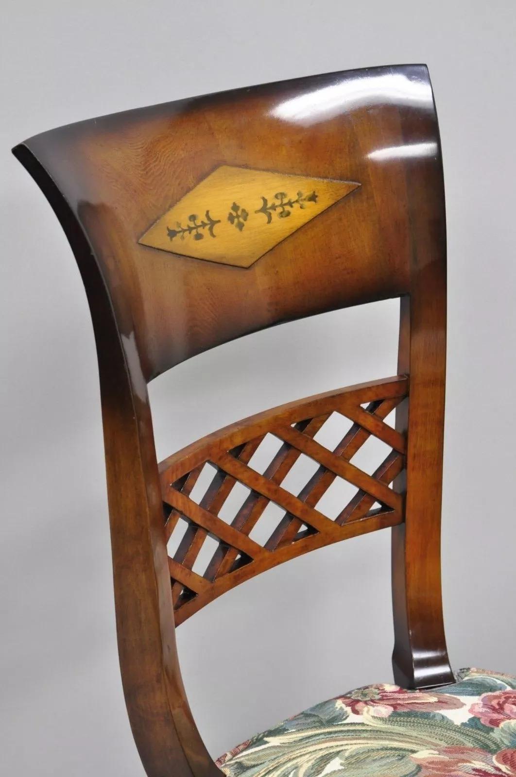 Sedie da pranzo con schienale alto in stile neoclassico italiano, intarsiate in ottone - Set di 8 in vendita 3