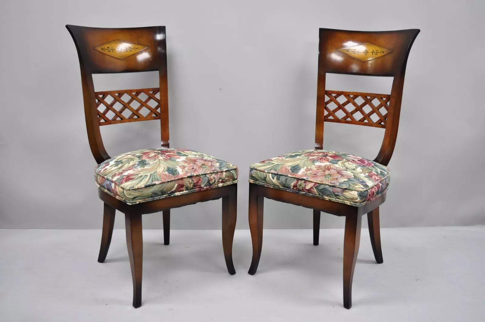 Sedie da pranzo con schienale alto in stile neoclassico italiano, intarsiate in ottone - Set di 8 in vendita 4