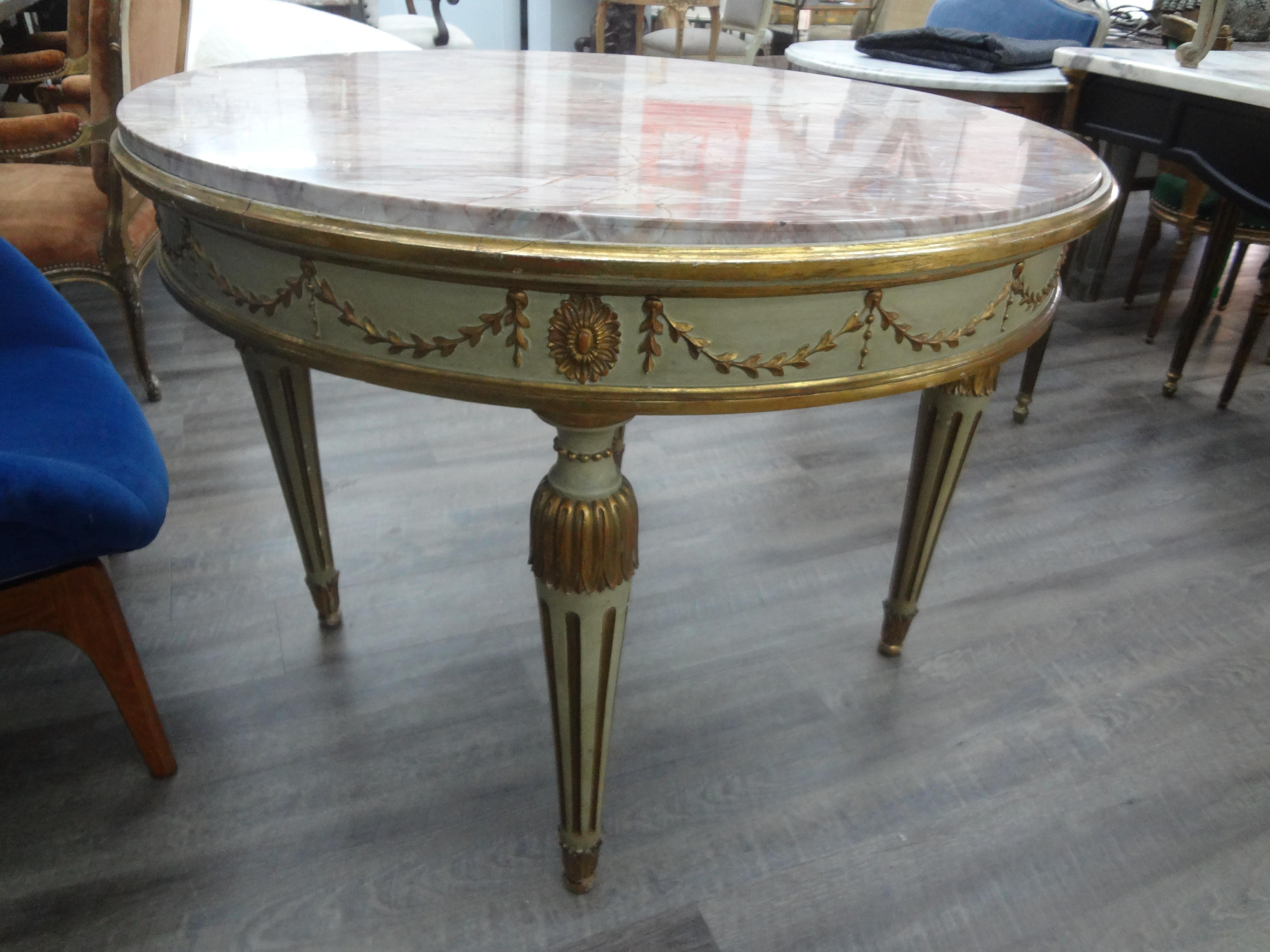 Italian Neoclassical Style Painted And Parcel Gilt Center Table For Sale 7