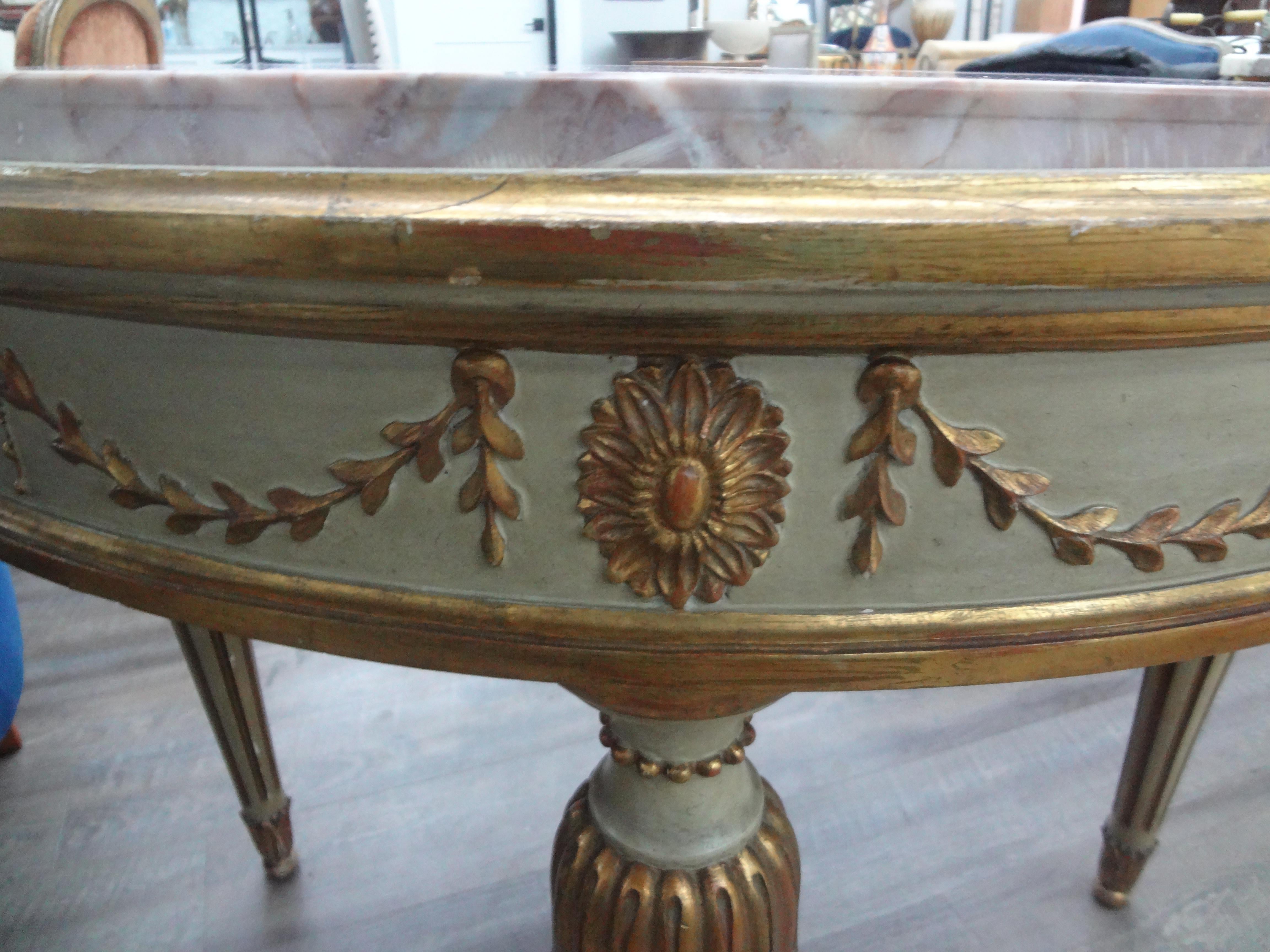 Early 20th Century Italian Neoclassical Style Painted And Parcel Gilt Center Table For Sale