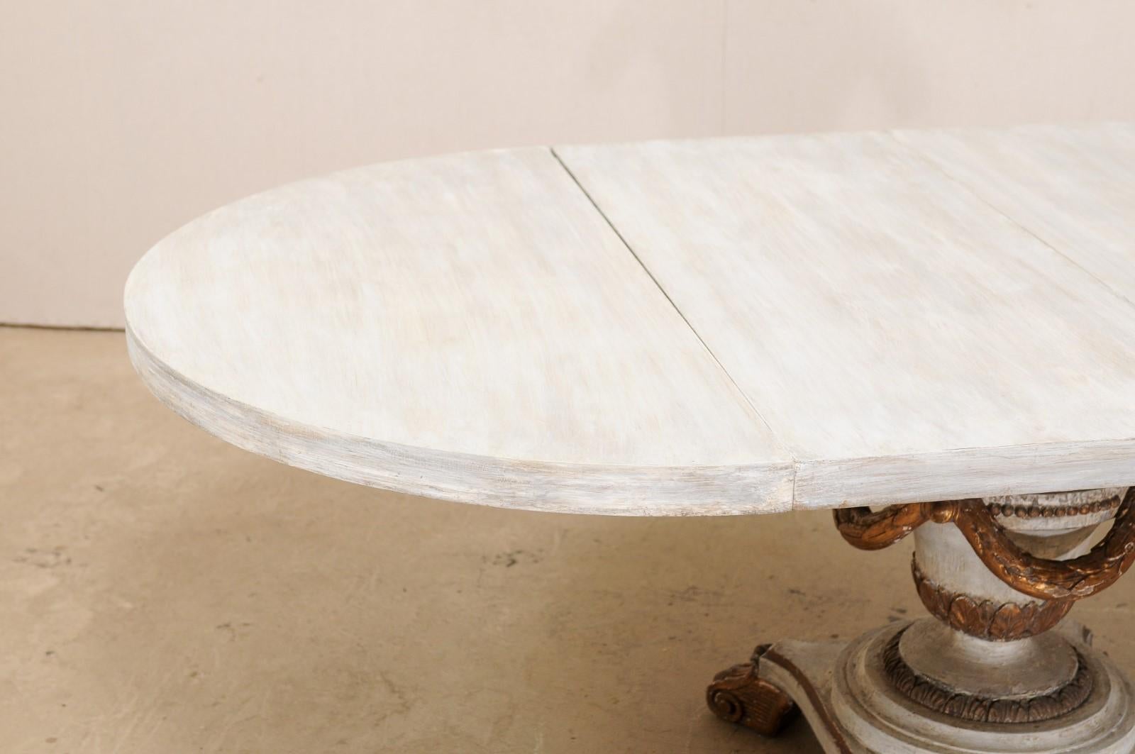 20th Century Neoclassical Style Pedestal Table with Leaves, Can be Oval or Round Shaped
