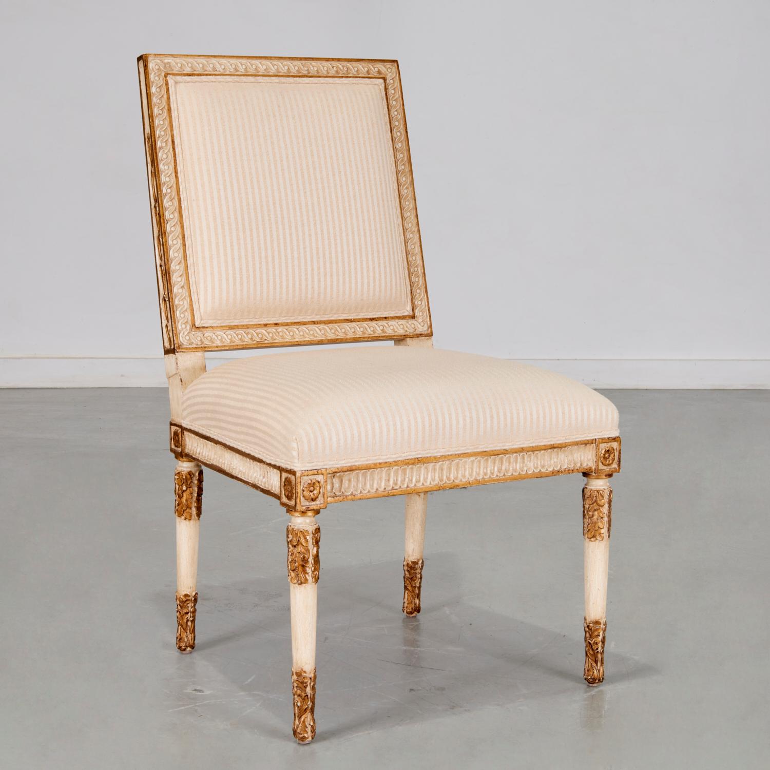 Italian Neoclassical Style Slipper Chair with Cream and Gold Painted Accents For Sale 1