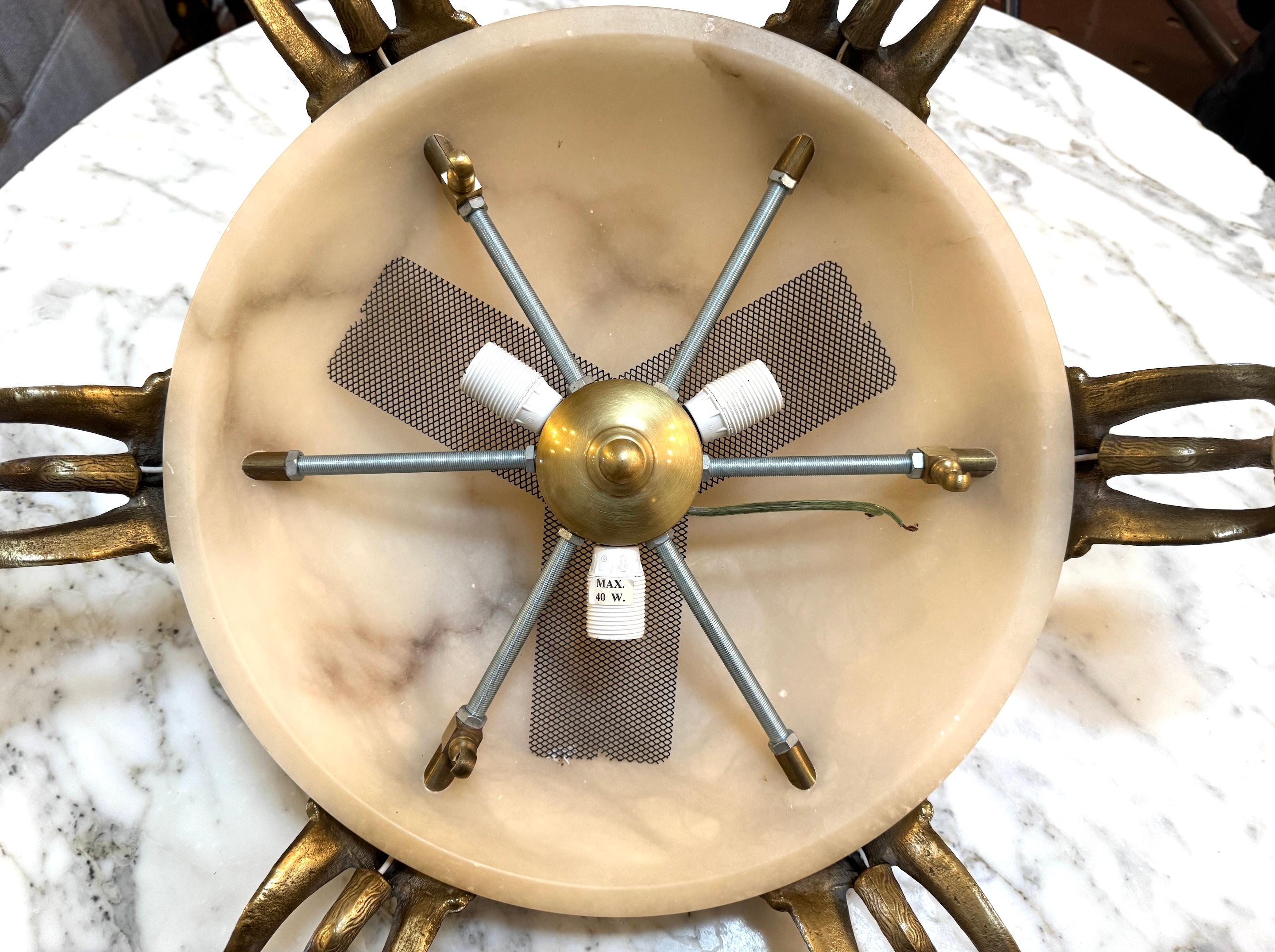 Lustre néoclassique italien à 6 bras de lumière en bronze et albâtre avec motif de Swan en vente 3