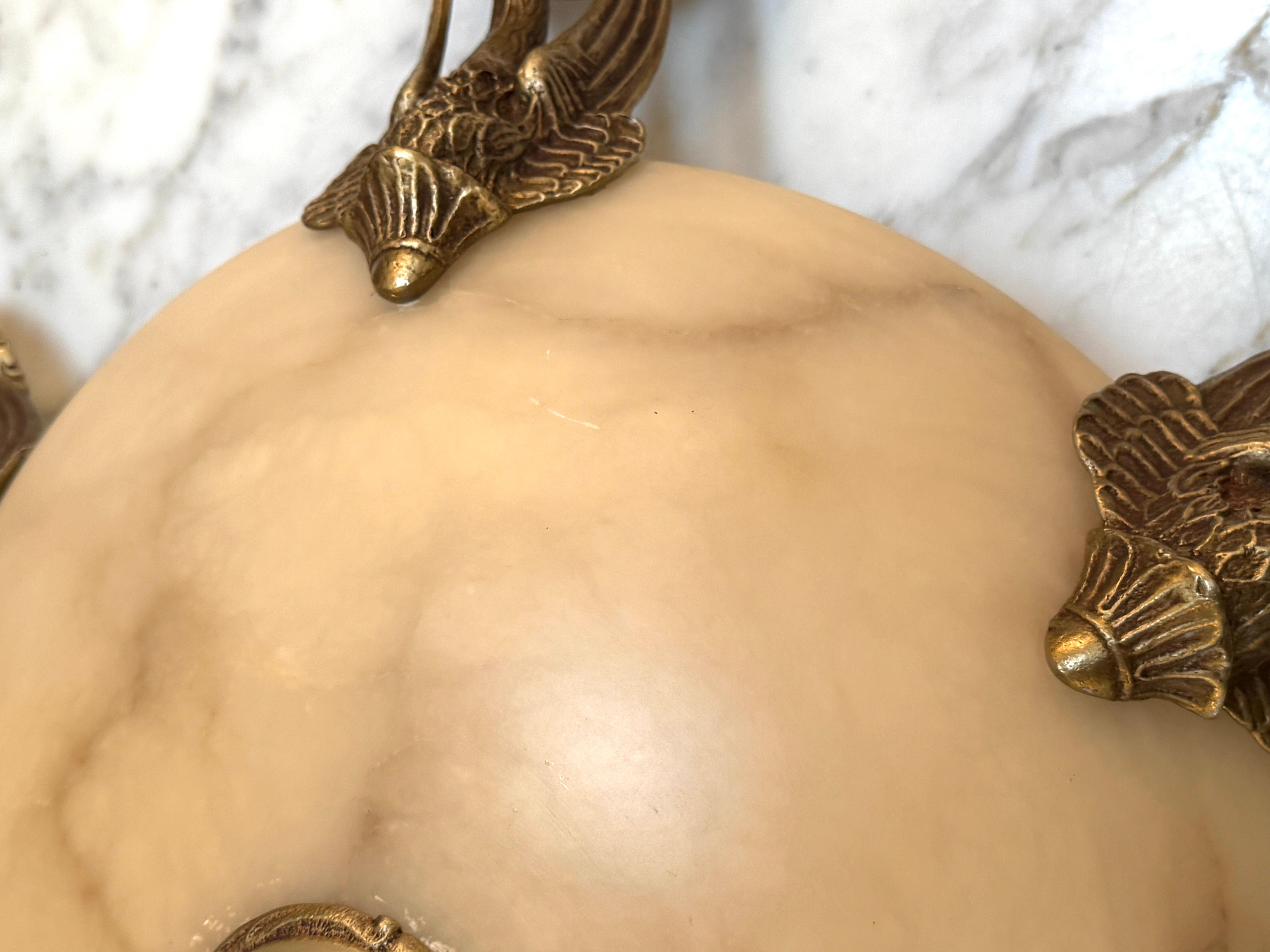 Lustre néoclassique italien à 6 bras de lumière en bronze et albâtre avec motif de Swan en vente 6