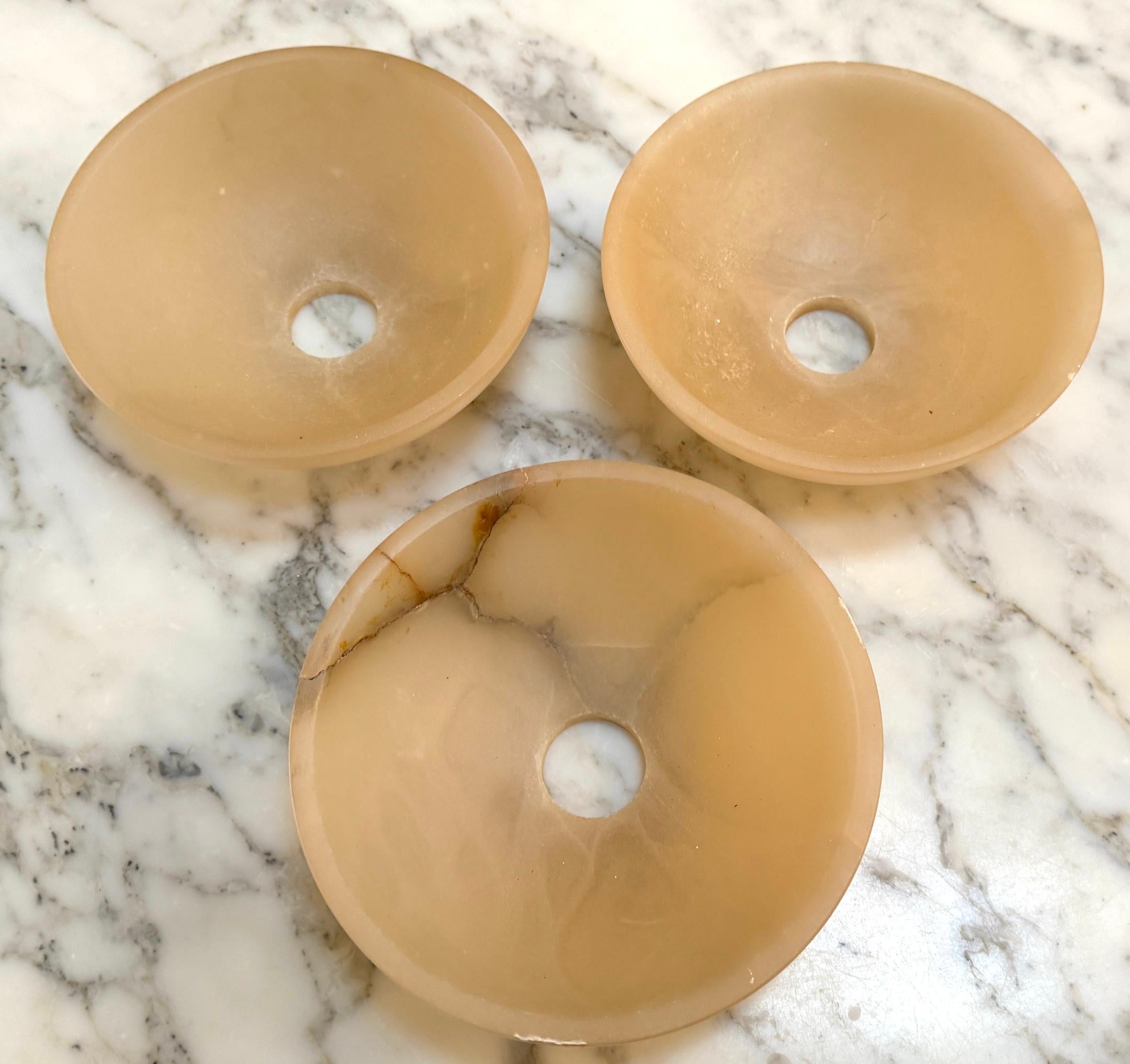 Lustre néoclassique italien à 6 bras de lumière en bronze et albâtre avec motif de Swan en vente 10