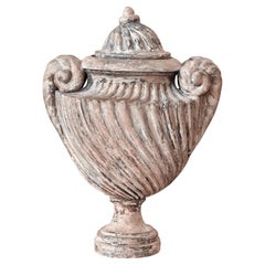 Urna neoclásica italiana de terracota, S. XIX