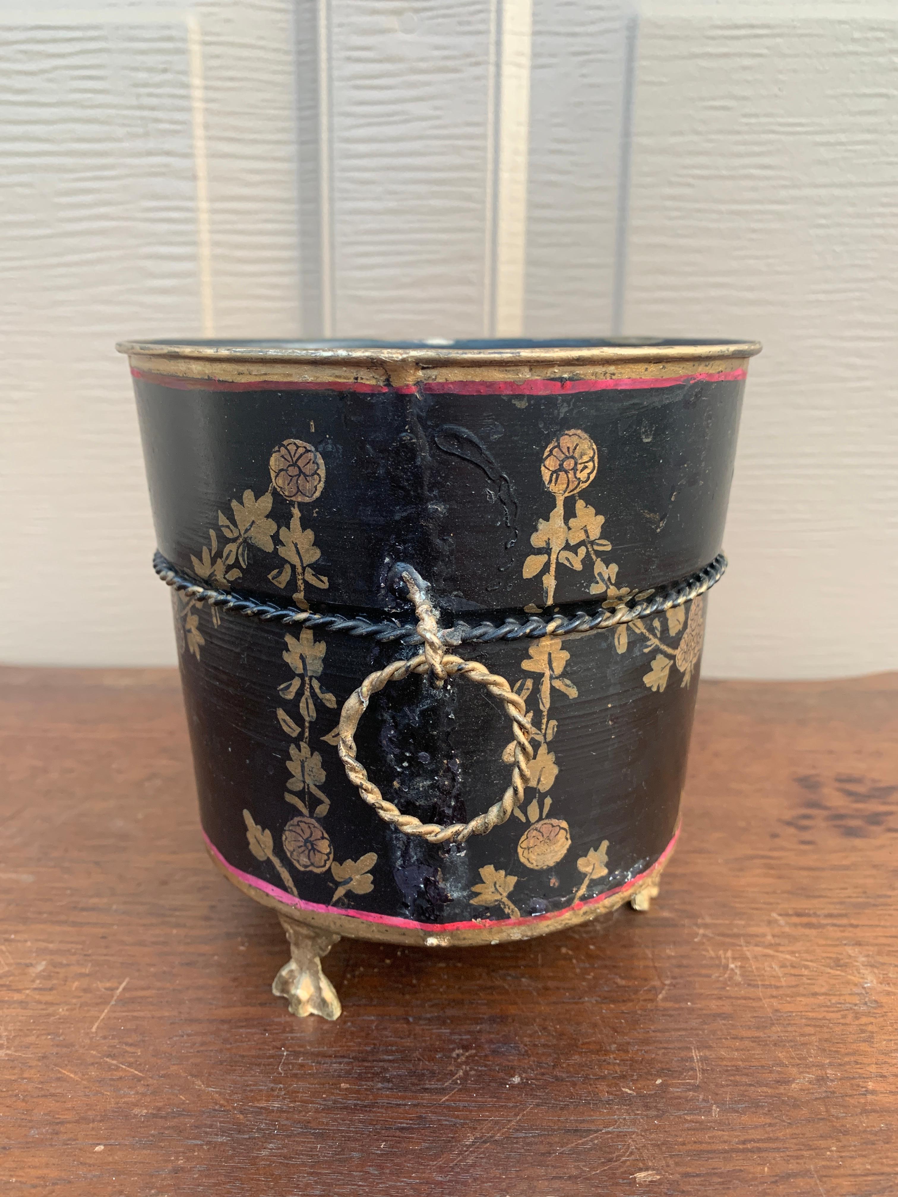 Italian Neoclassical Tole Black & Gold Cachepot Planter Vase For Sale 4