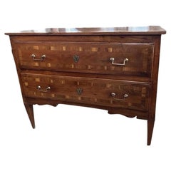 Italian Neoclassical Walnut Commode with Inlay, 1800