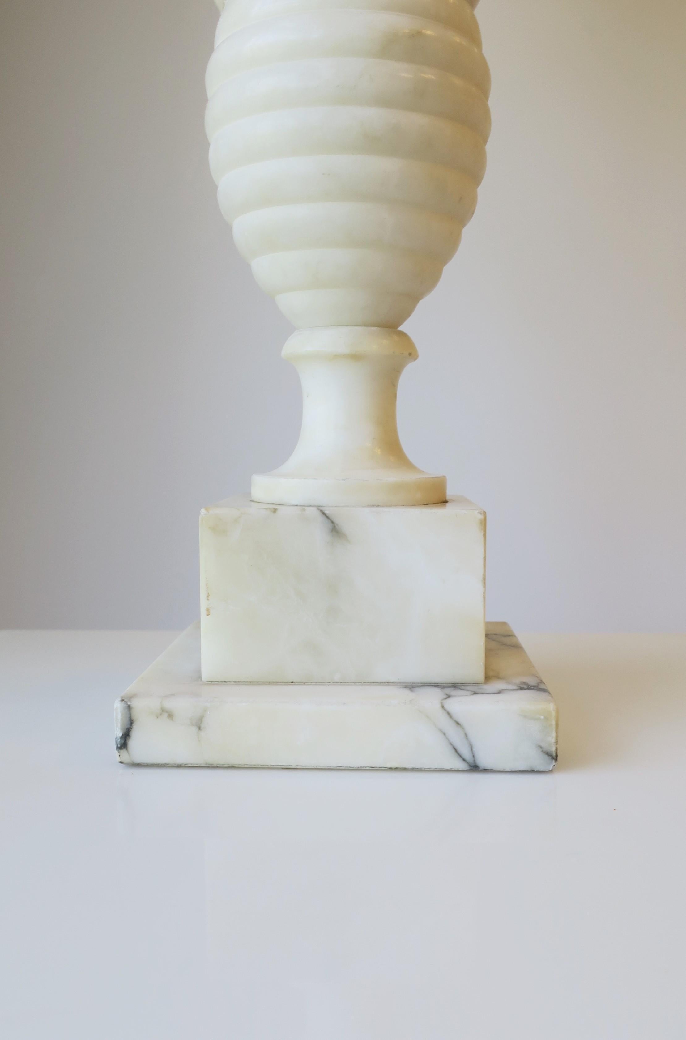 Italian Neoclassical Marble Urn Table or Desk Lamp 7