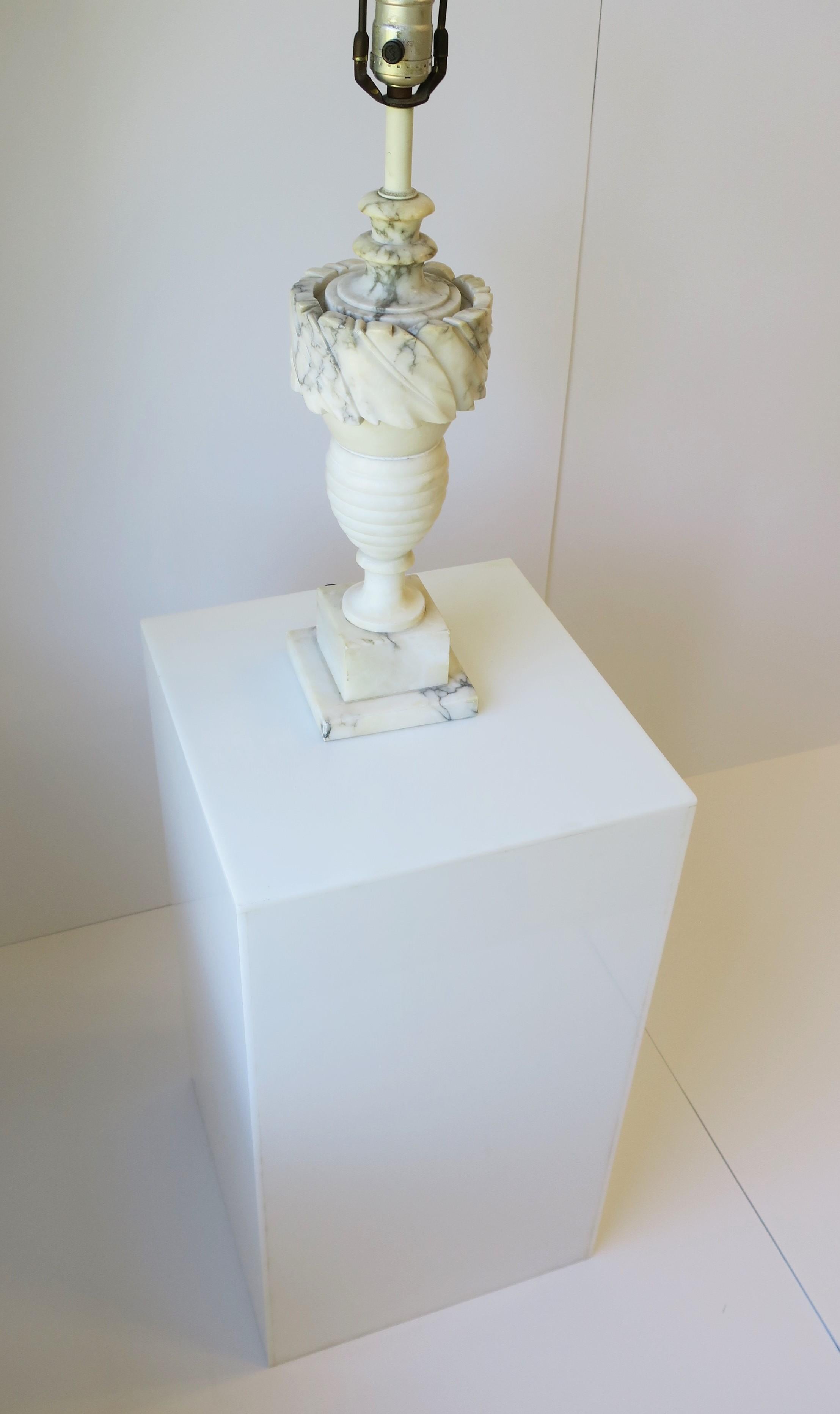 Italian Neoclassical Marble Urn Table or Desk Lamp In Good Condition In New York, NY