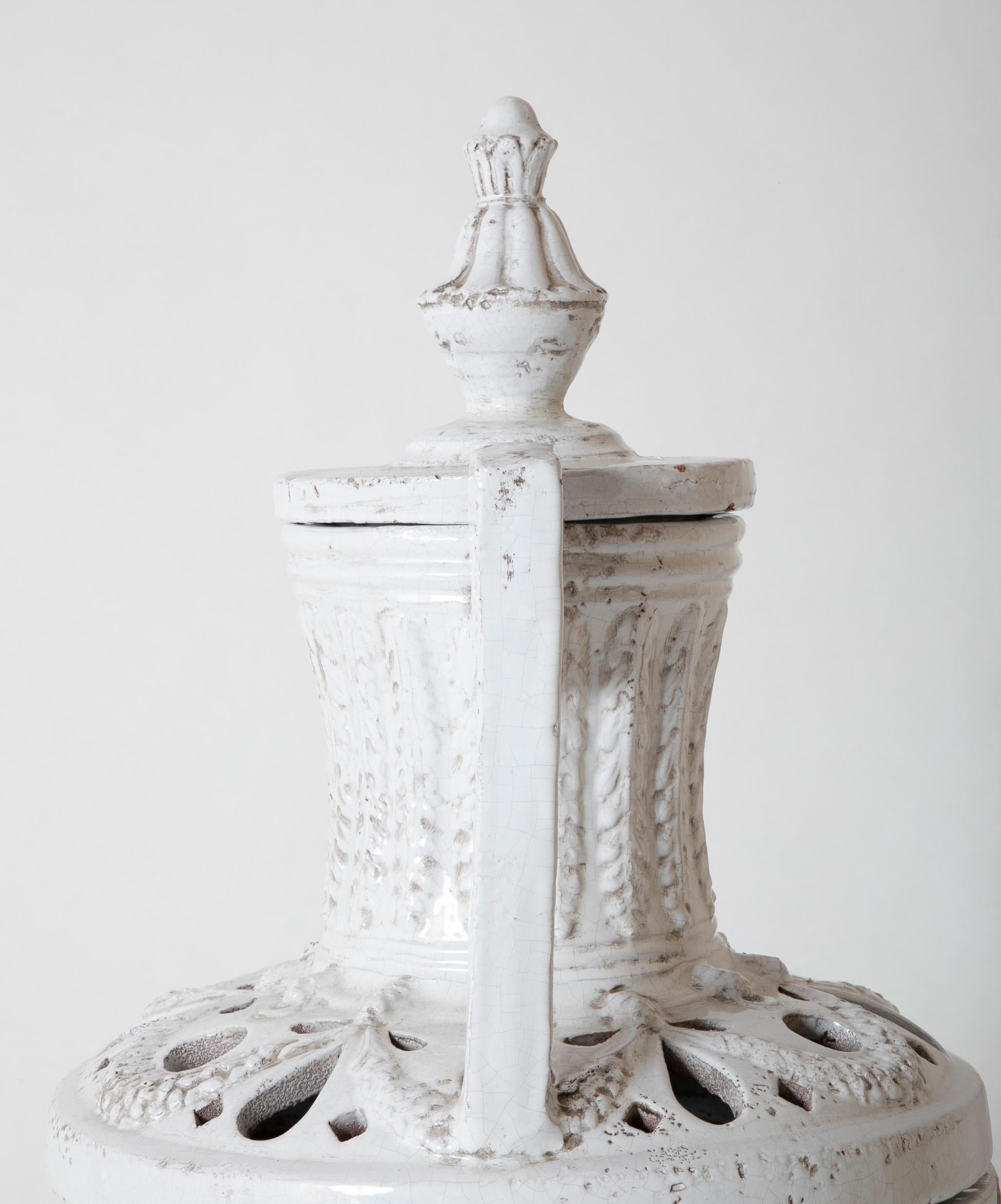 Italian Neoclassical White Glazed Ceramic Urn, Large Scale For Sale 5