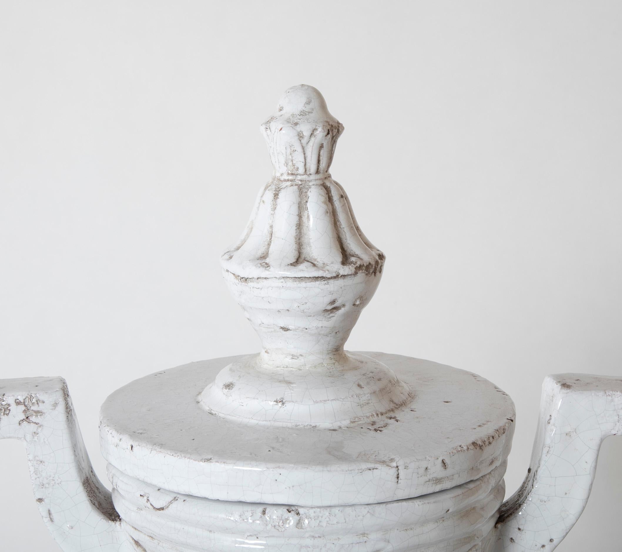 Italian Neoclassical White Glazed Ceramic Urn, Large Scale For Sale 3
