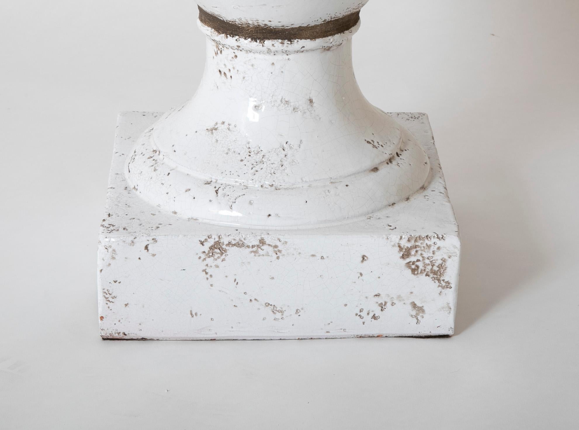 Italian Neoclassical White Glazed Ceramic Urn, Large Scale For Sale 5