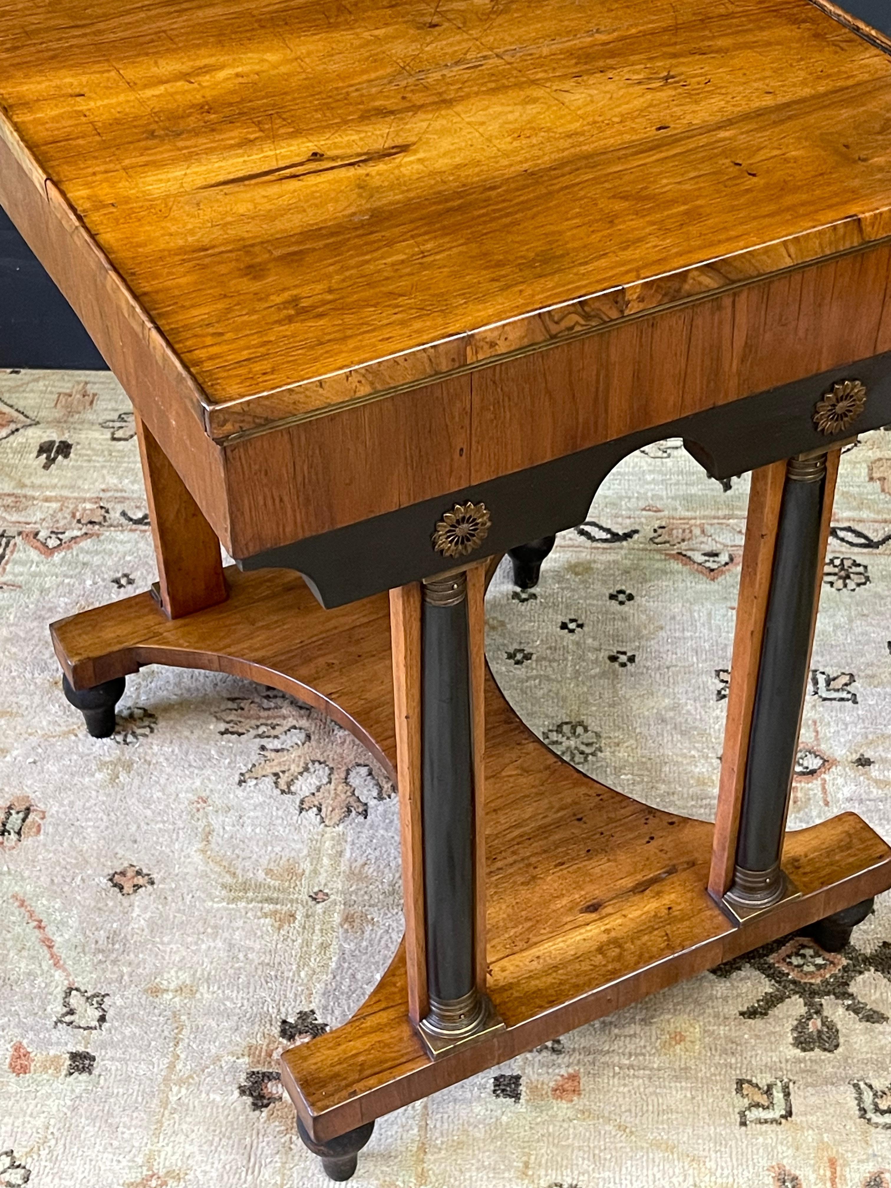 Italian Neoclassical Writing Table, 19th Century In Good Condition For Sale In Atlanta, GA