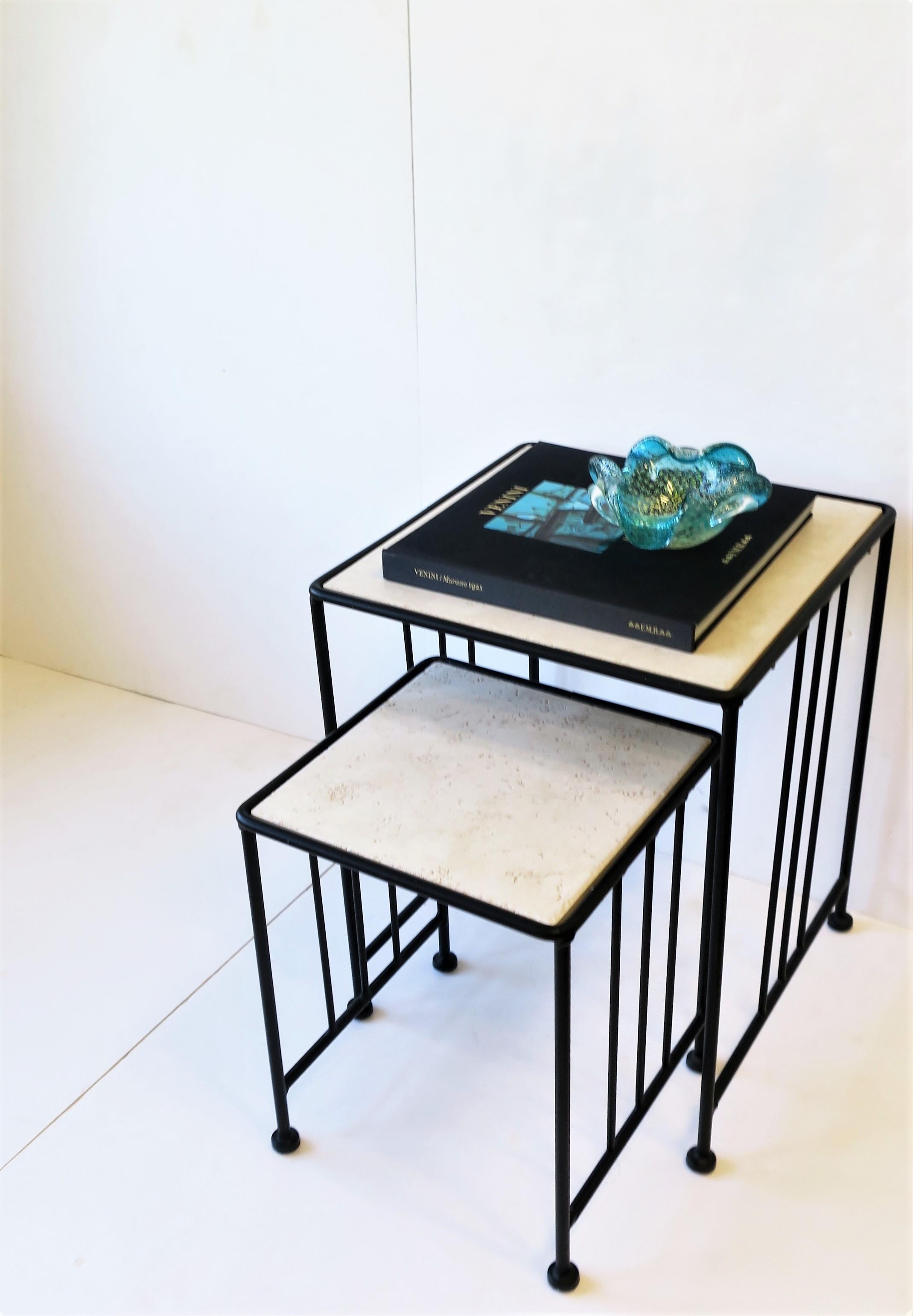 Tables gigognes ou d'extrémité noire italienne de style Bauhaus Art déco en vente 1