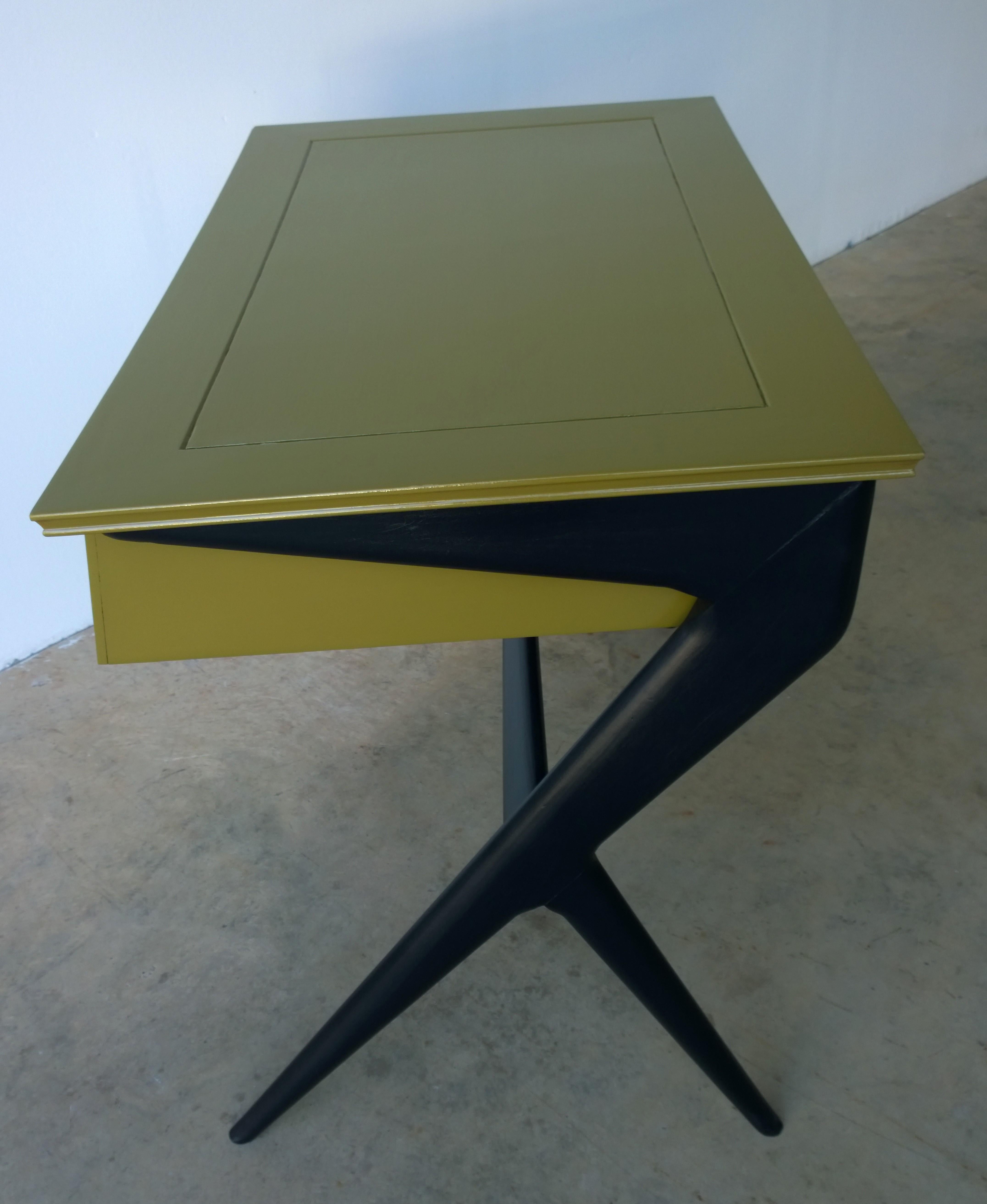 Italian Newly Lacquered in a Bronze Green & Black 1-Drawer Desk / Writing Table 7