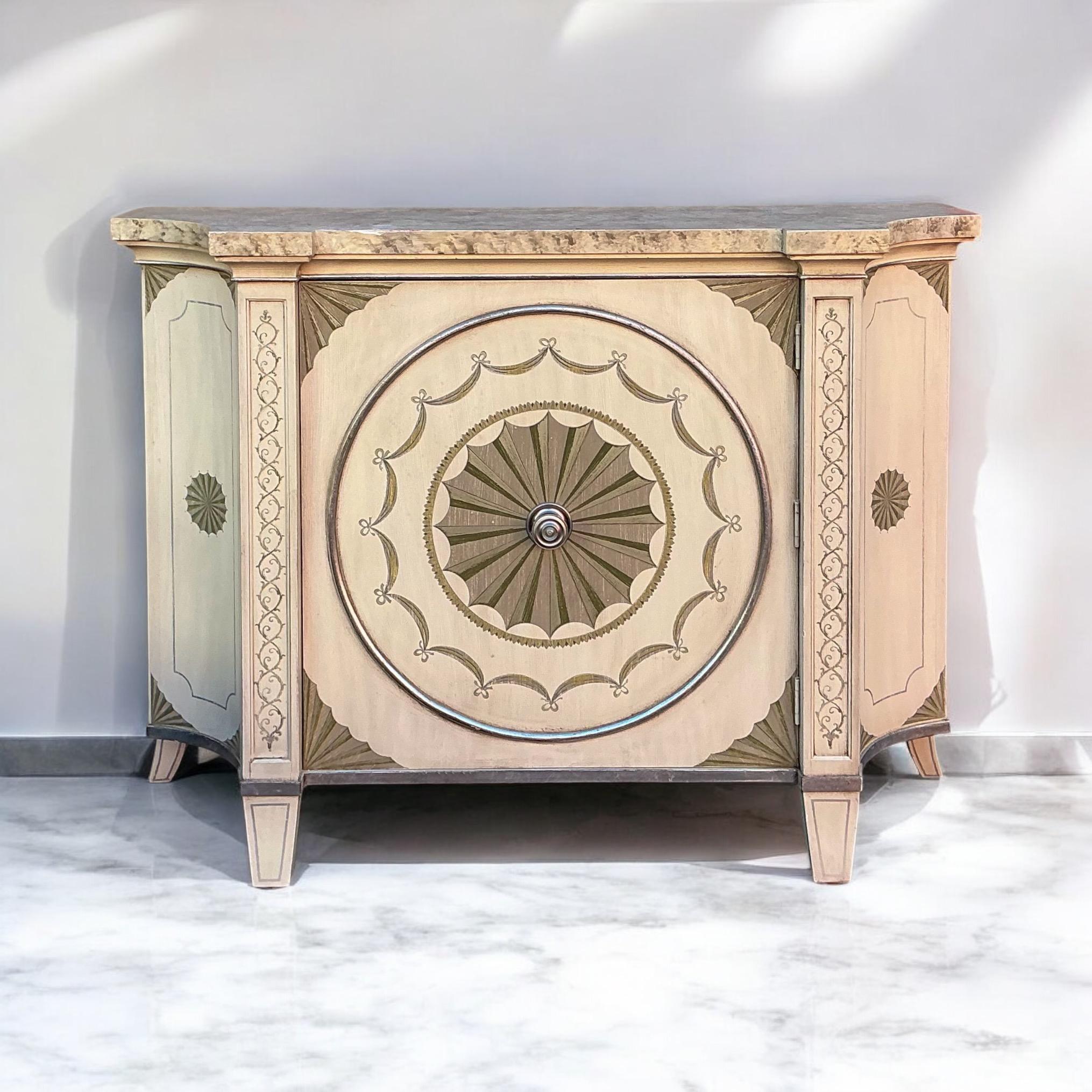 Italienische Zeitungen im klassischen Stil, handbemalt, Top-Schrank / Anrichte (Neoklassisch) im Angebot