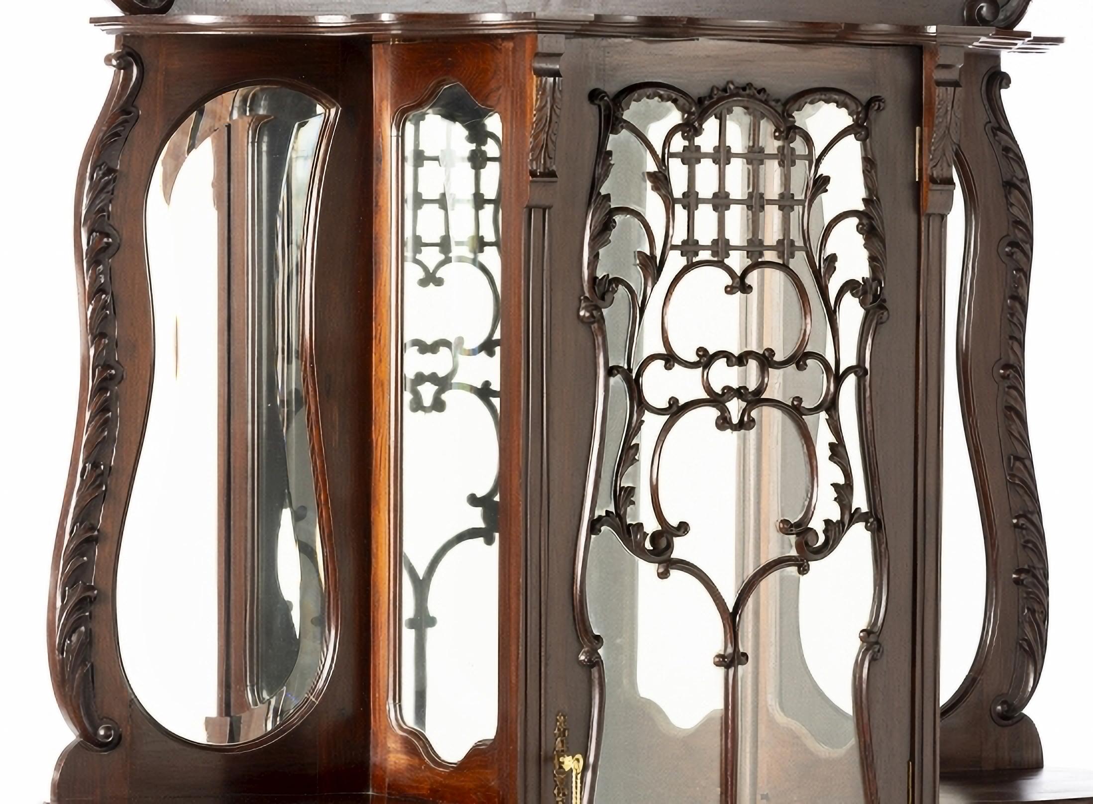 ITALIENISCH  MÖBEL IM JUGENDSTIL  Ende 19. Jahrhundert (Art nouveau) im Angebot
