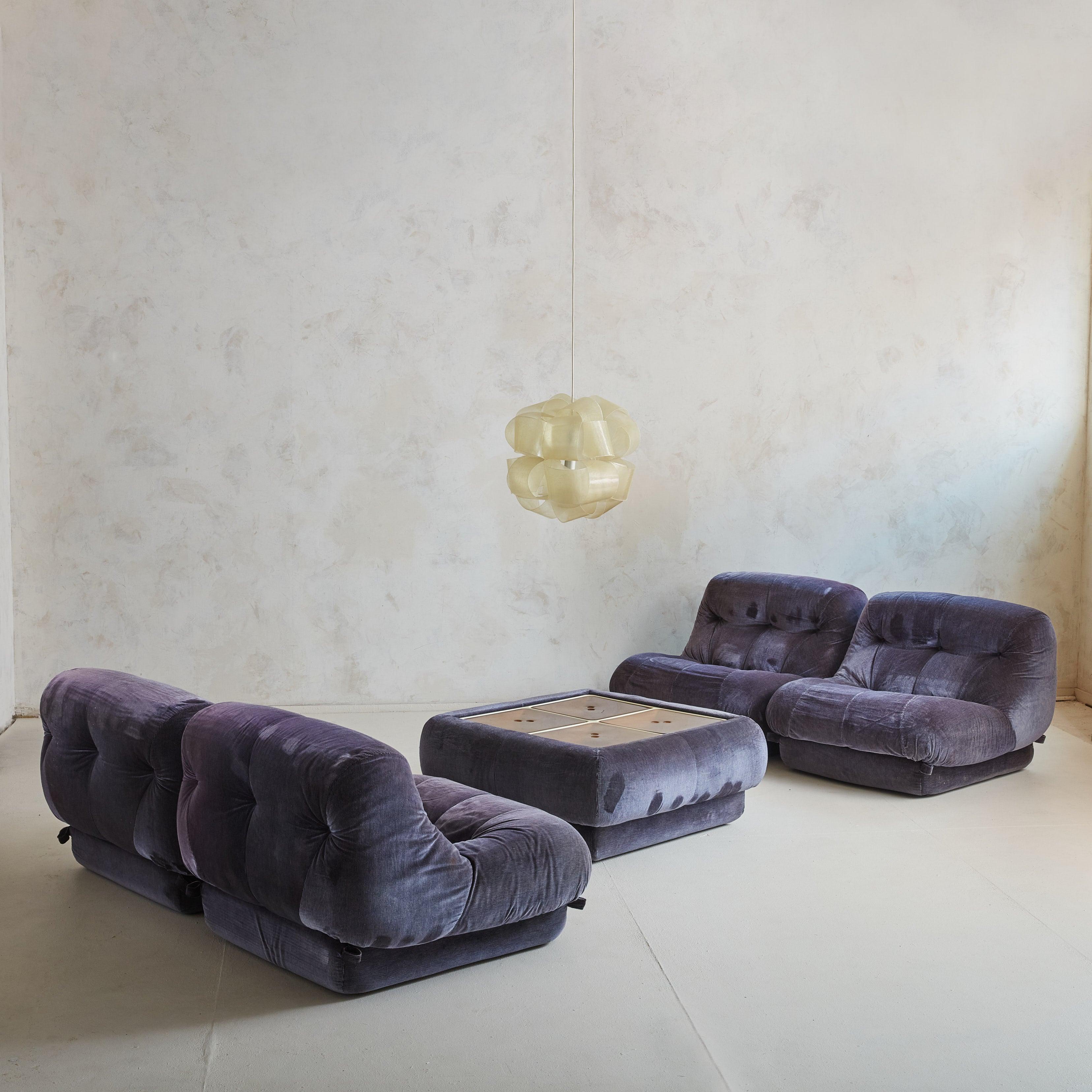 The collaboration between Italian designer Rino Maturi and manufacturer Mimo Padova is a hallmark of 1970s design, merging modernism with space-age influence. The Nuvolone Collection exemplifies their forward-thinking approach, blending avant-garde