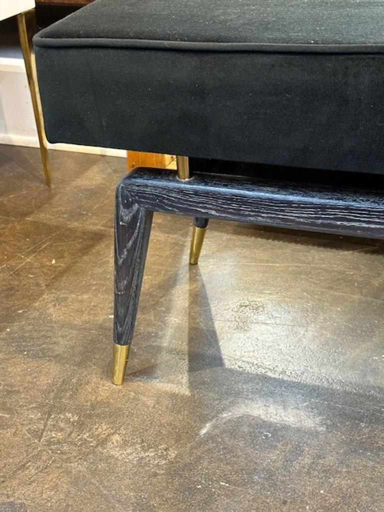 Italian Oak and Brass Bench In Good Condition For Sale In Dallas, TX