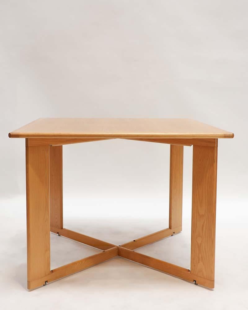 Italian Oak Dining Table In Good Condition For Sale In Los Angeles, CA