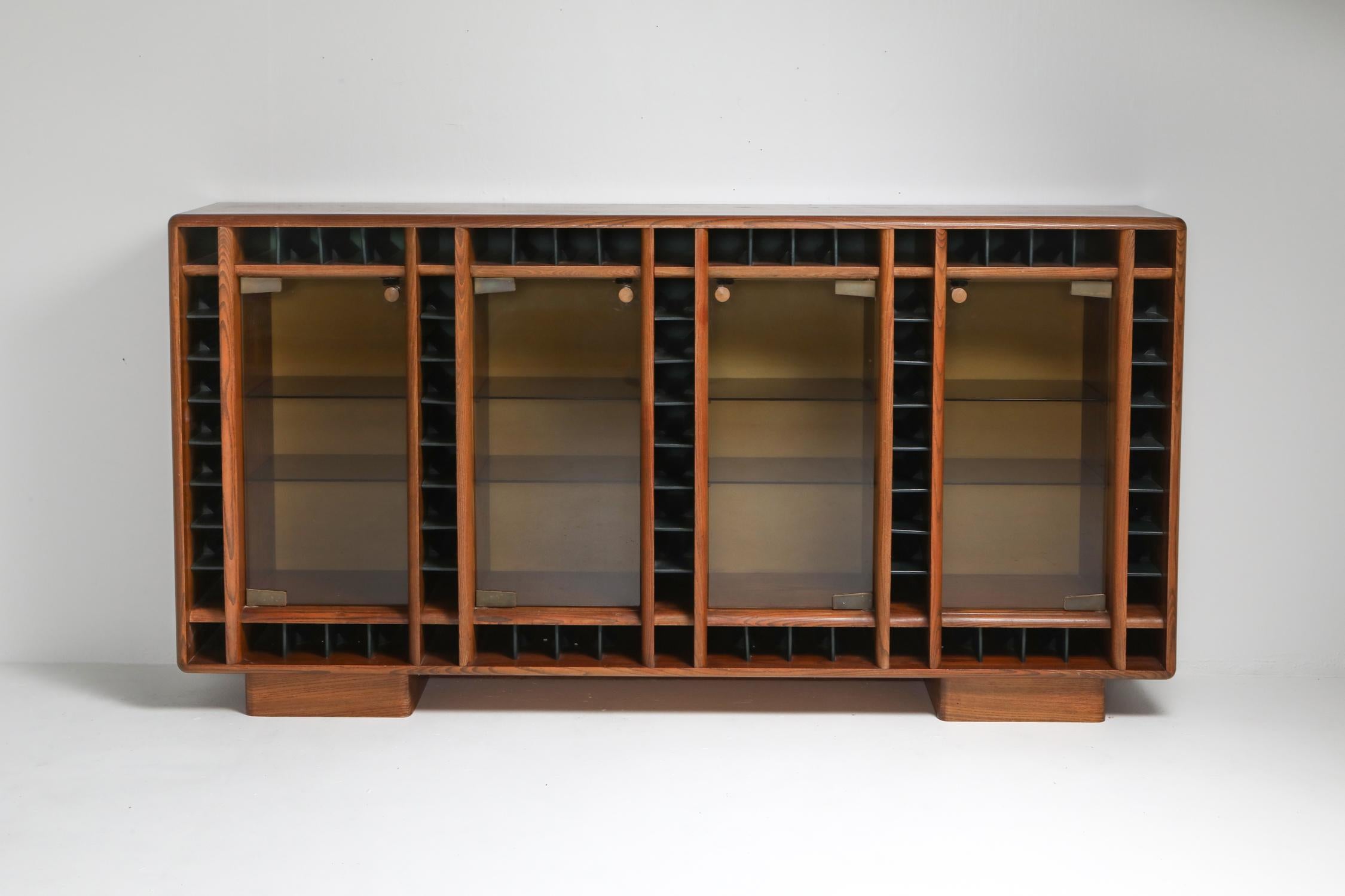 Oak Storage Unit with Glass Doors, Italy, 1970s In Excellent Condition For Sale In Antwerp, BE