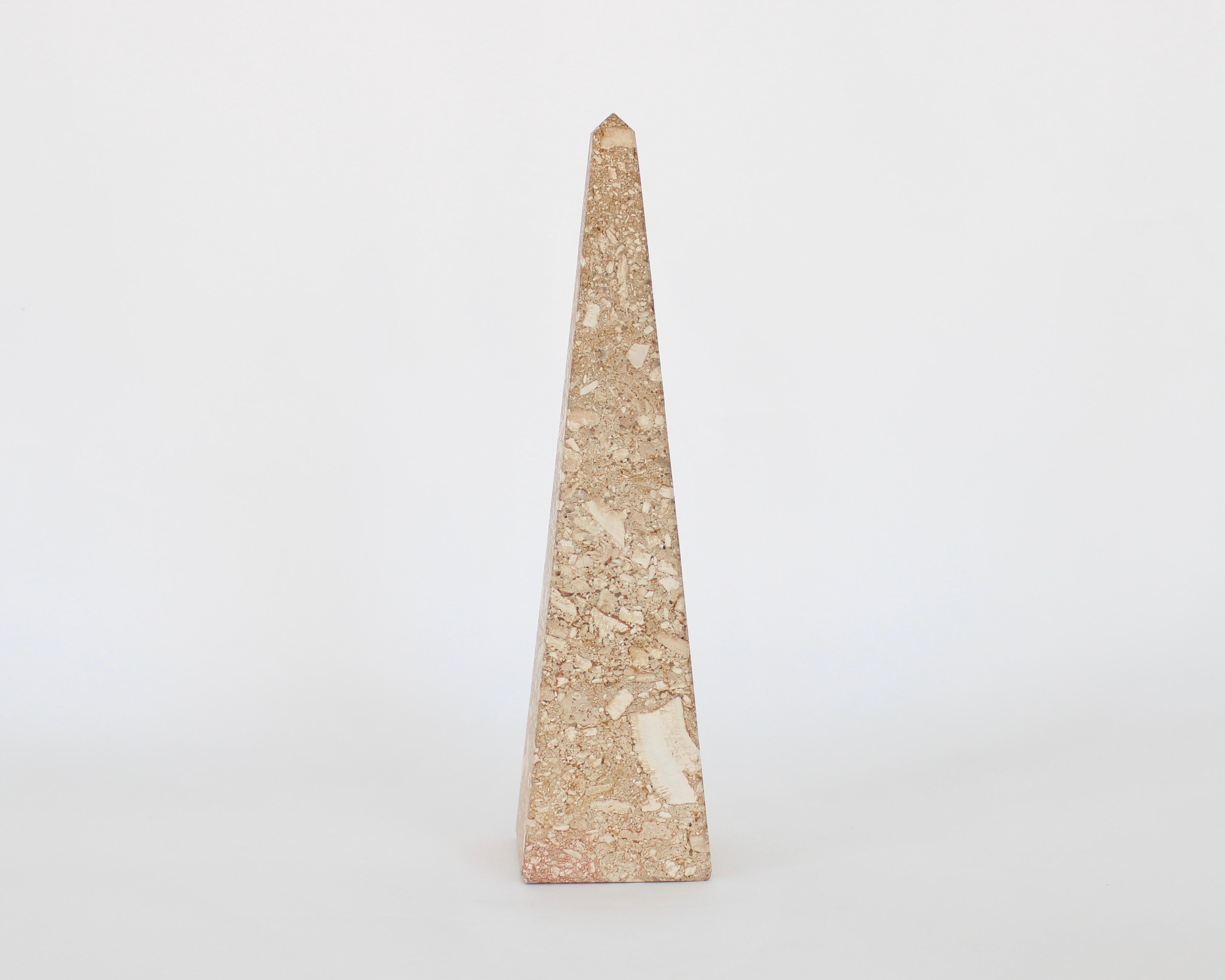 Travertine obelisk of Travertino di Rapolino designed by Fratelli Mannelli 
Excellent condition with no chips.