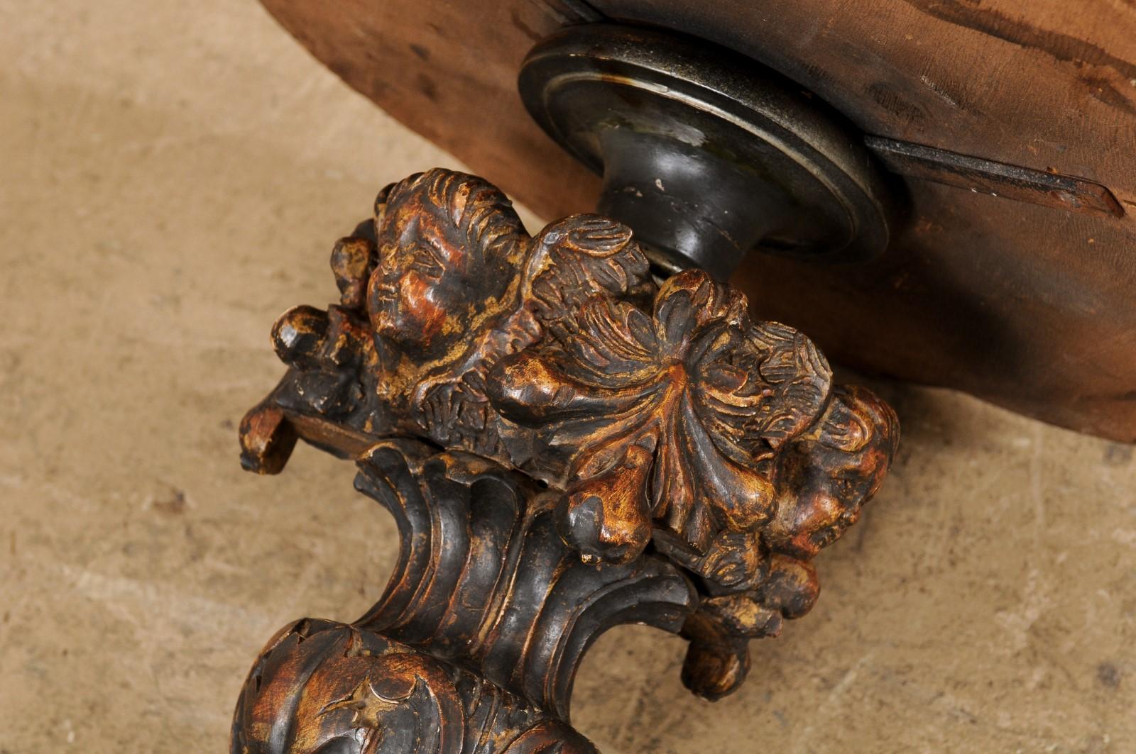 Table d'appoint italienne avec piédestal sculpté en putto et urne, 19e siècle en vente 7