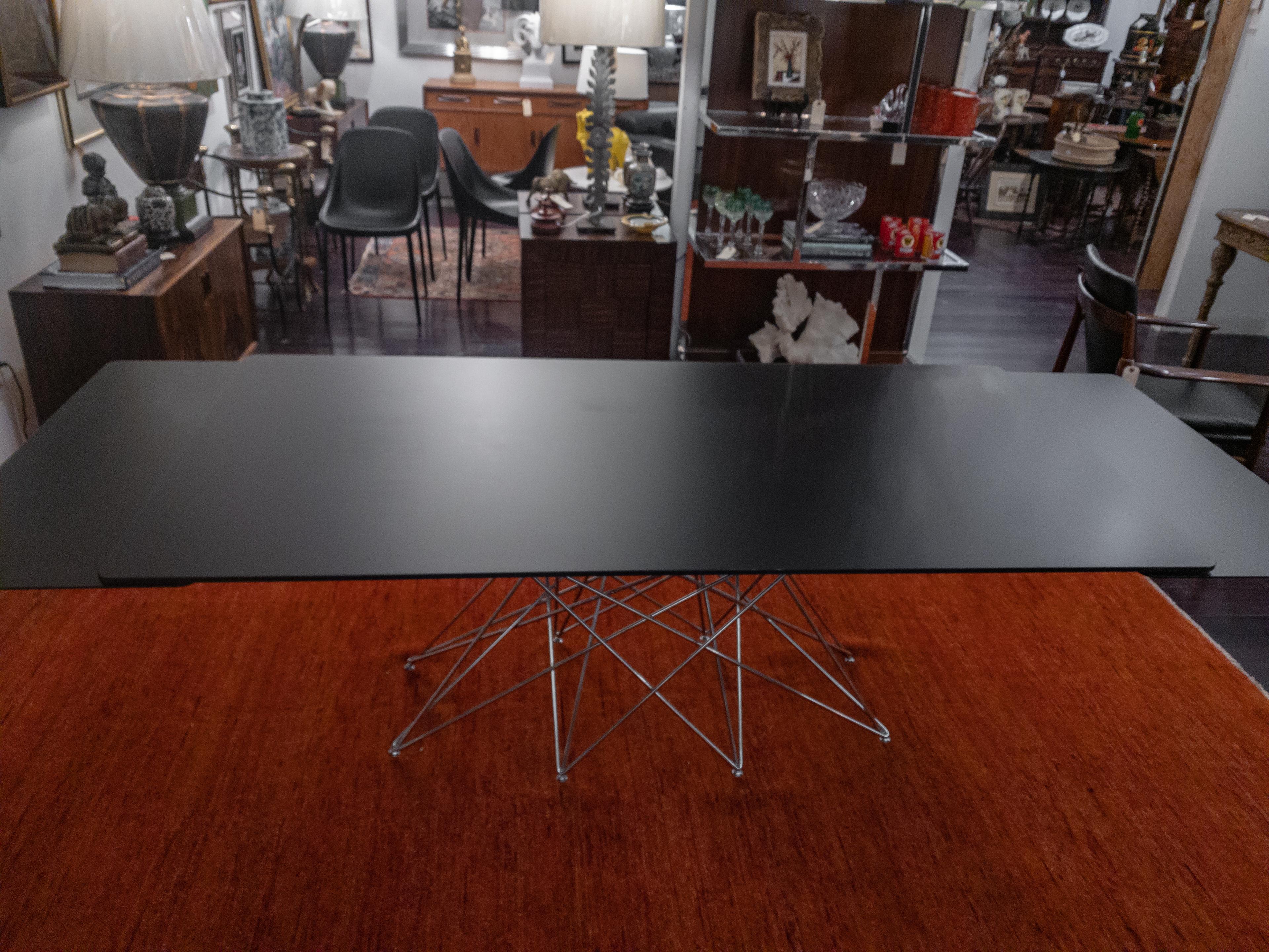 Table de salle à manger à rallonge octogonale italienne en verre fumé avec base en métal chromé en vente 7