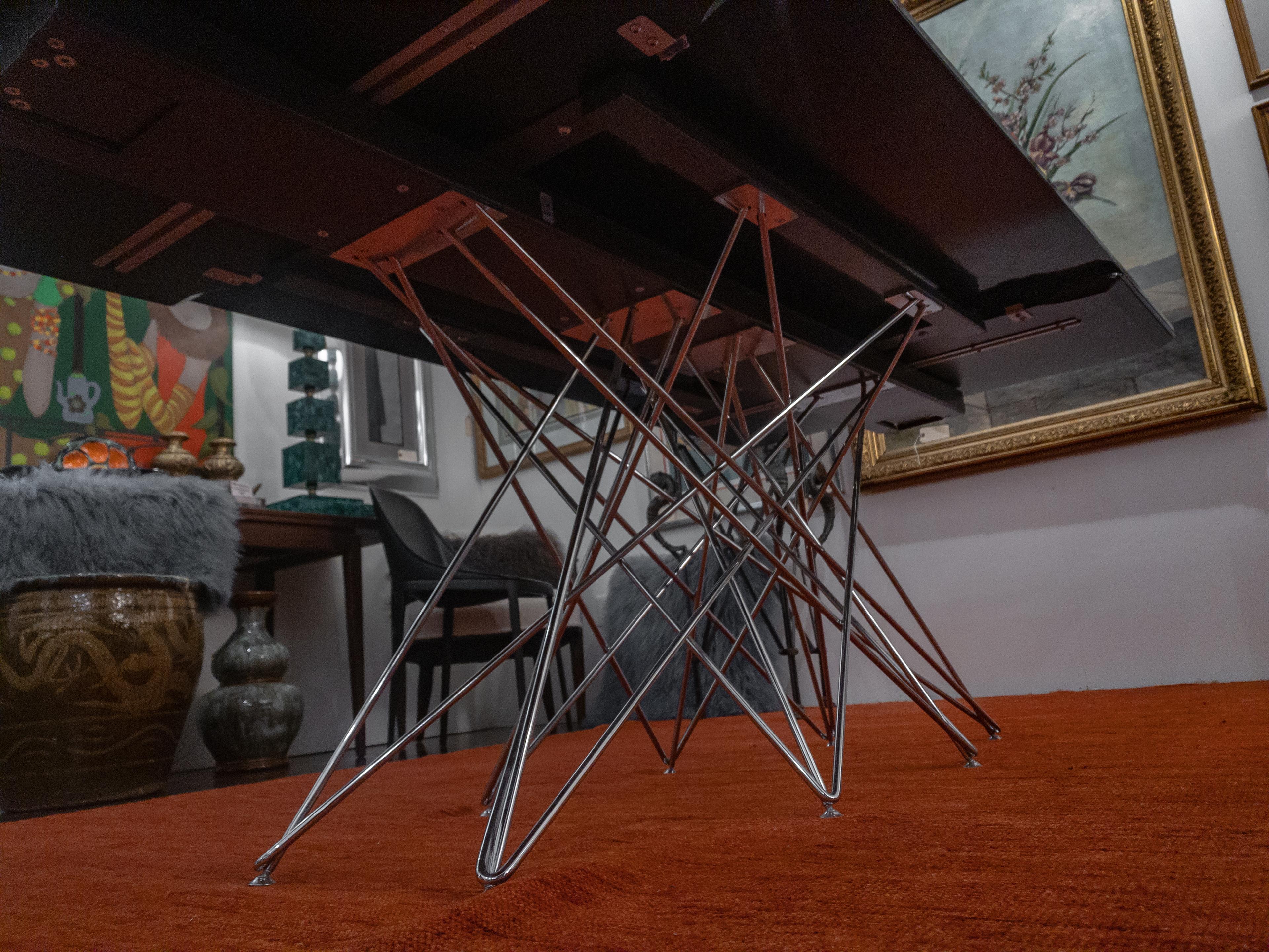 Table de salle à manger à rallonge octogonale italienne en verre fumé avec base en métal chromé en vente 2